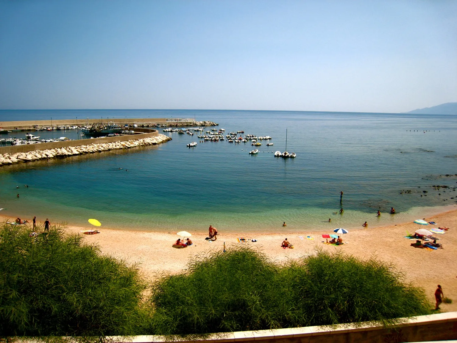 Photo showing: Beach View