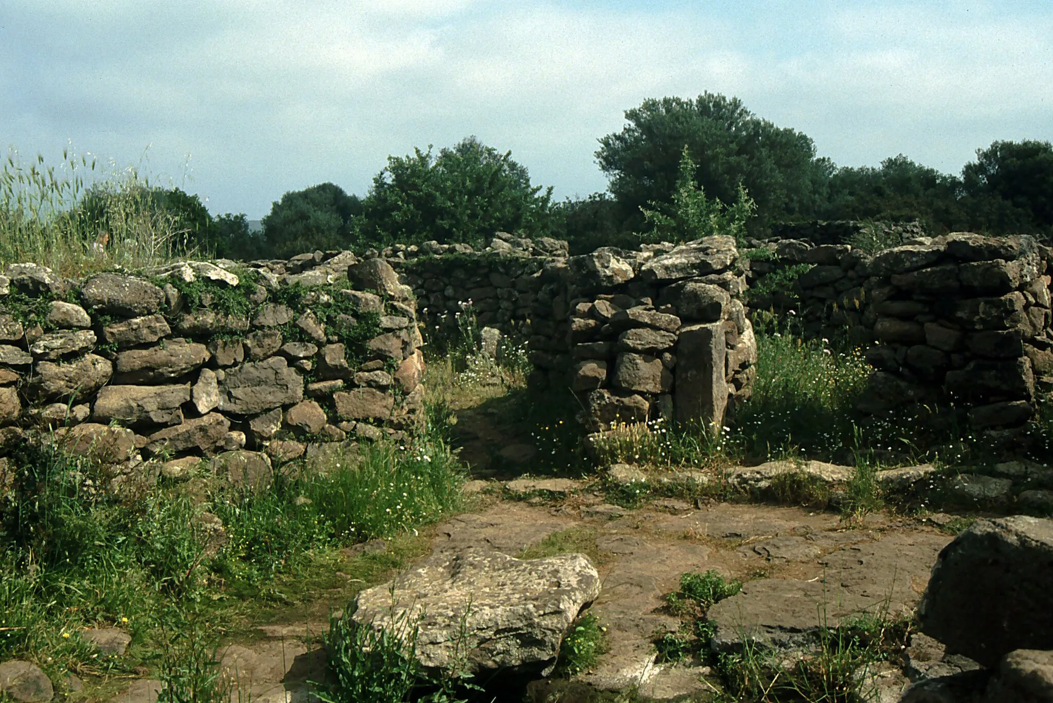 Photo showing: Nuraghensiedlung Serra Orrios