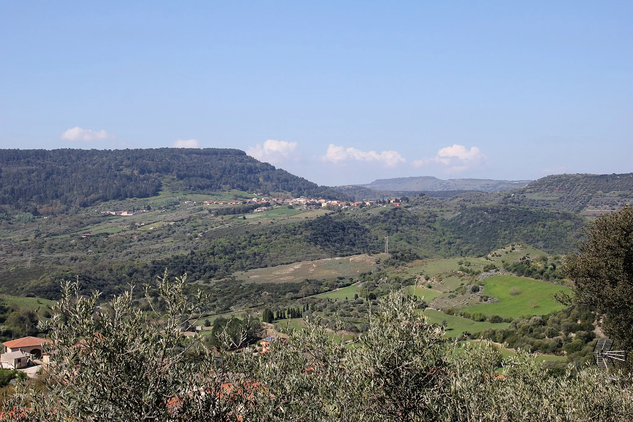 Photo showing: Banari, panorama