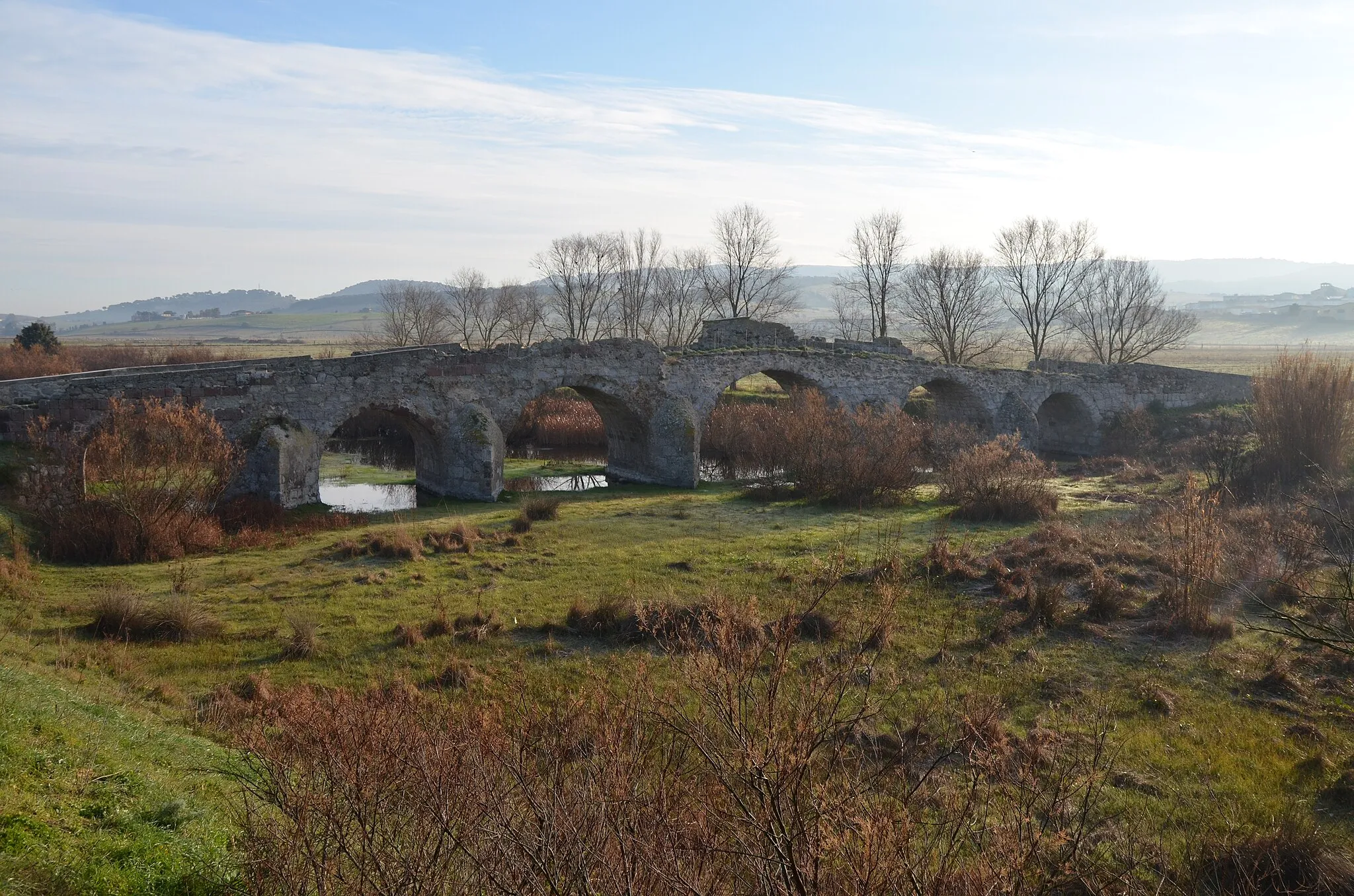 Photo showing: It is the second largest Roman bridge in Sardinia and is still sporting half of its original 24 arches.