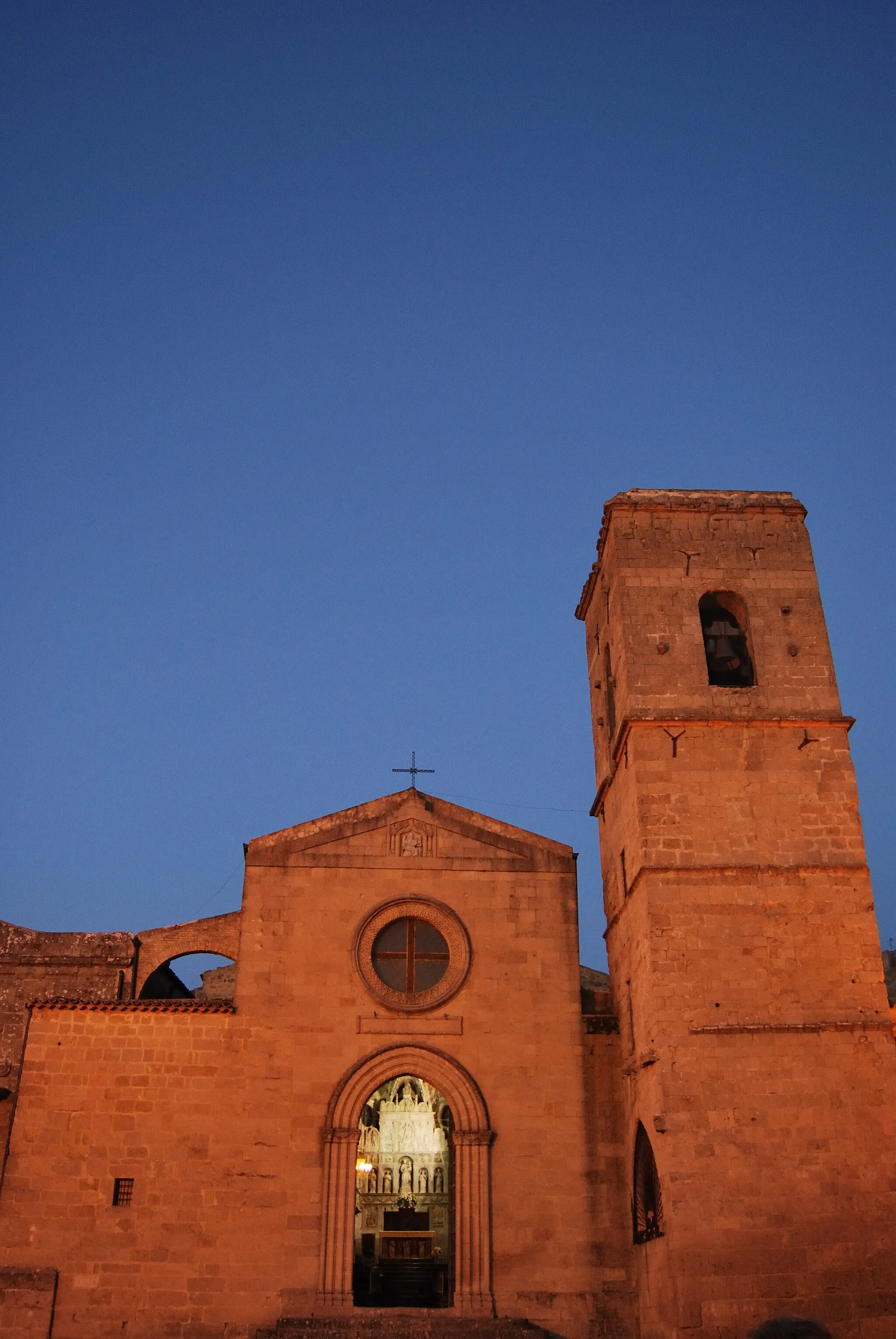 Photo showing: Basilica San Leone Church's entry