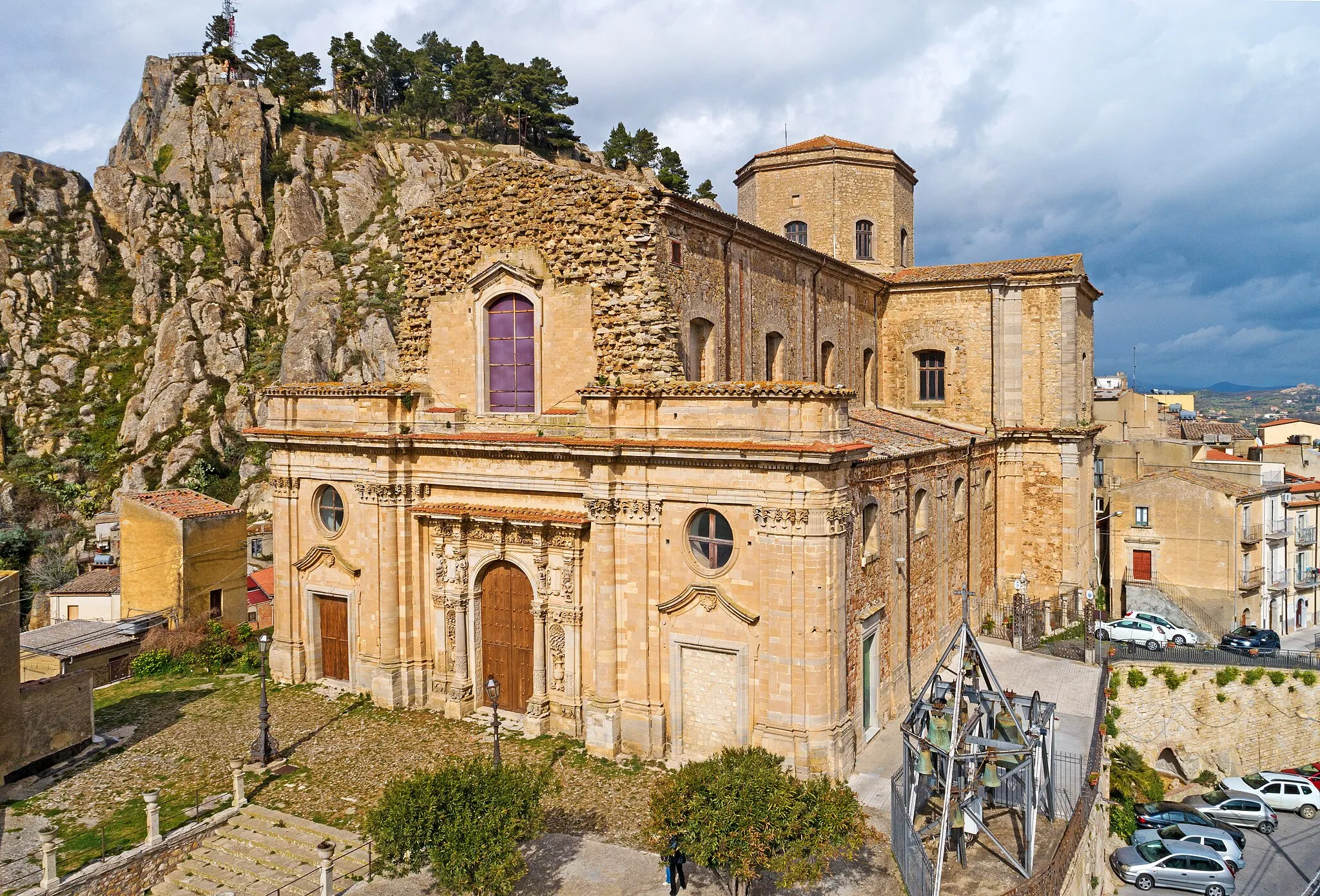 Photo showing: Basilica of Santa Maria Maggiore, Nicosia, Sicily