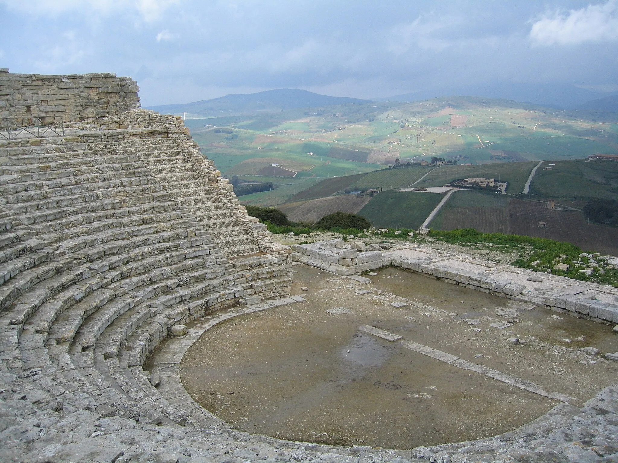 Photo showing: Greek Theater - Segesta, Italy