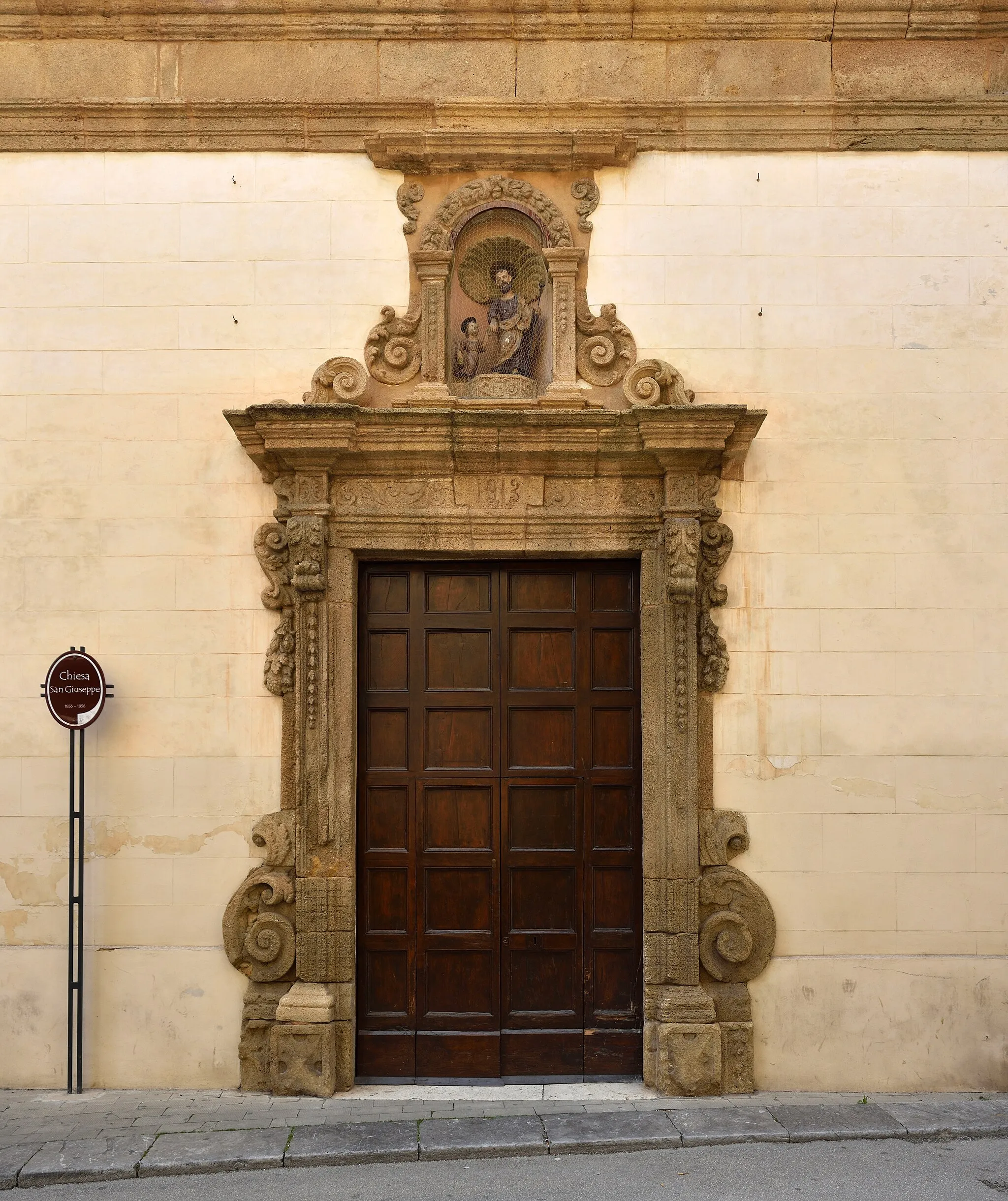 Photo showing: Main portal of the Saint Joseph Church (1836-1856), Sciacca, Sicily