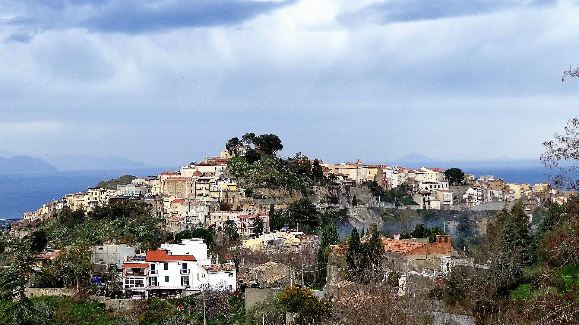 Photo showing: Panorama con Torre
