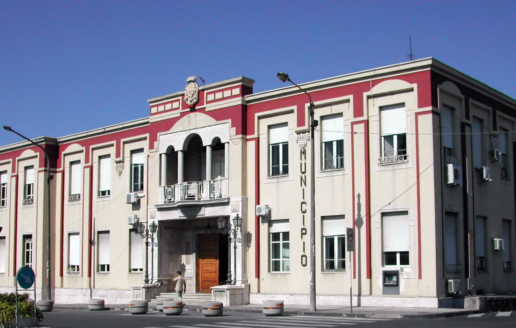 Photo showing: Palazzo Longano sede del Municipio di Barcellona Pozzo di Gotto.