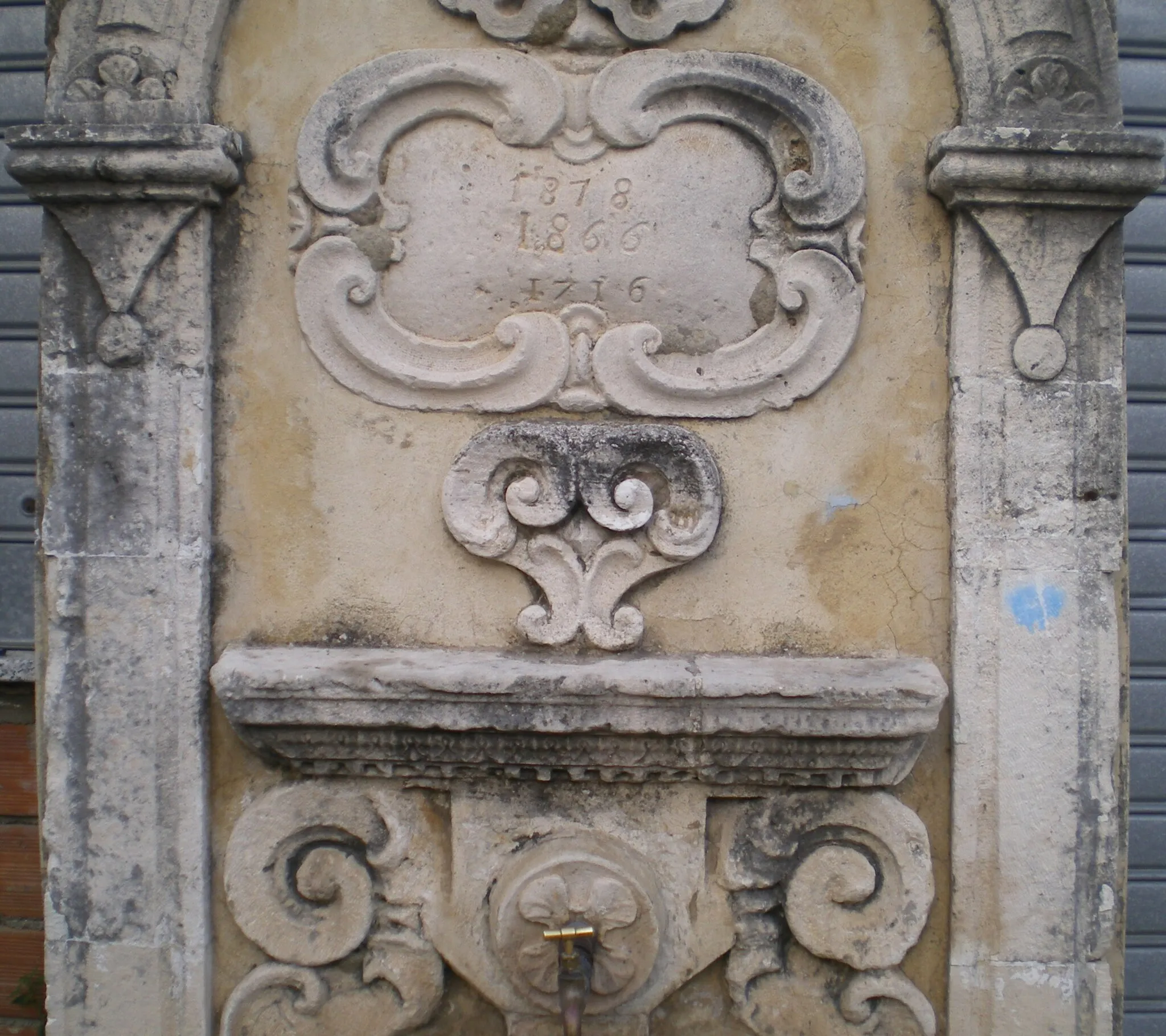 Photo showing: particolare della fontana
