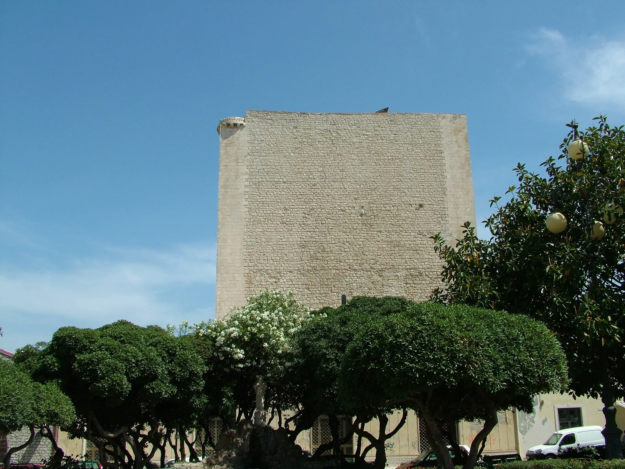 Photo showing: Author: Giuseppe Melfi.

This tower in Pozzallo, Sicily, was used against the Turkish invasions in XIV and XV centuries