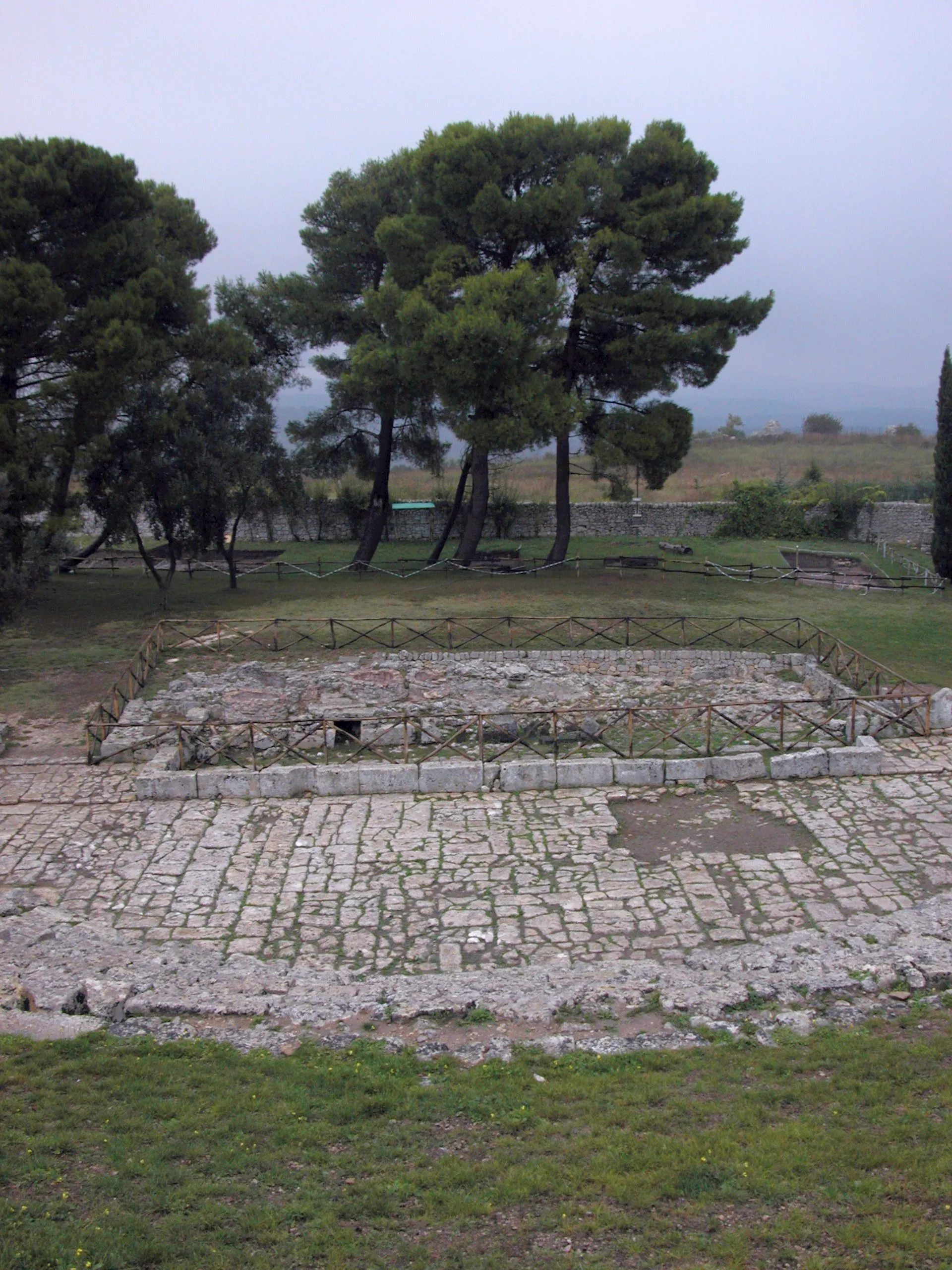 Photo showing: Palazzolo Acreide (Sizilien), in der Antike Akrai: griechisches Theater