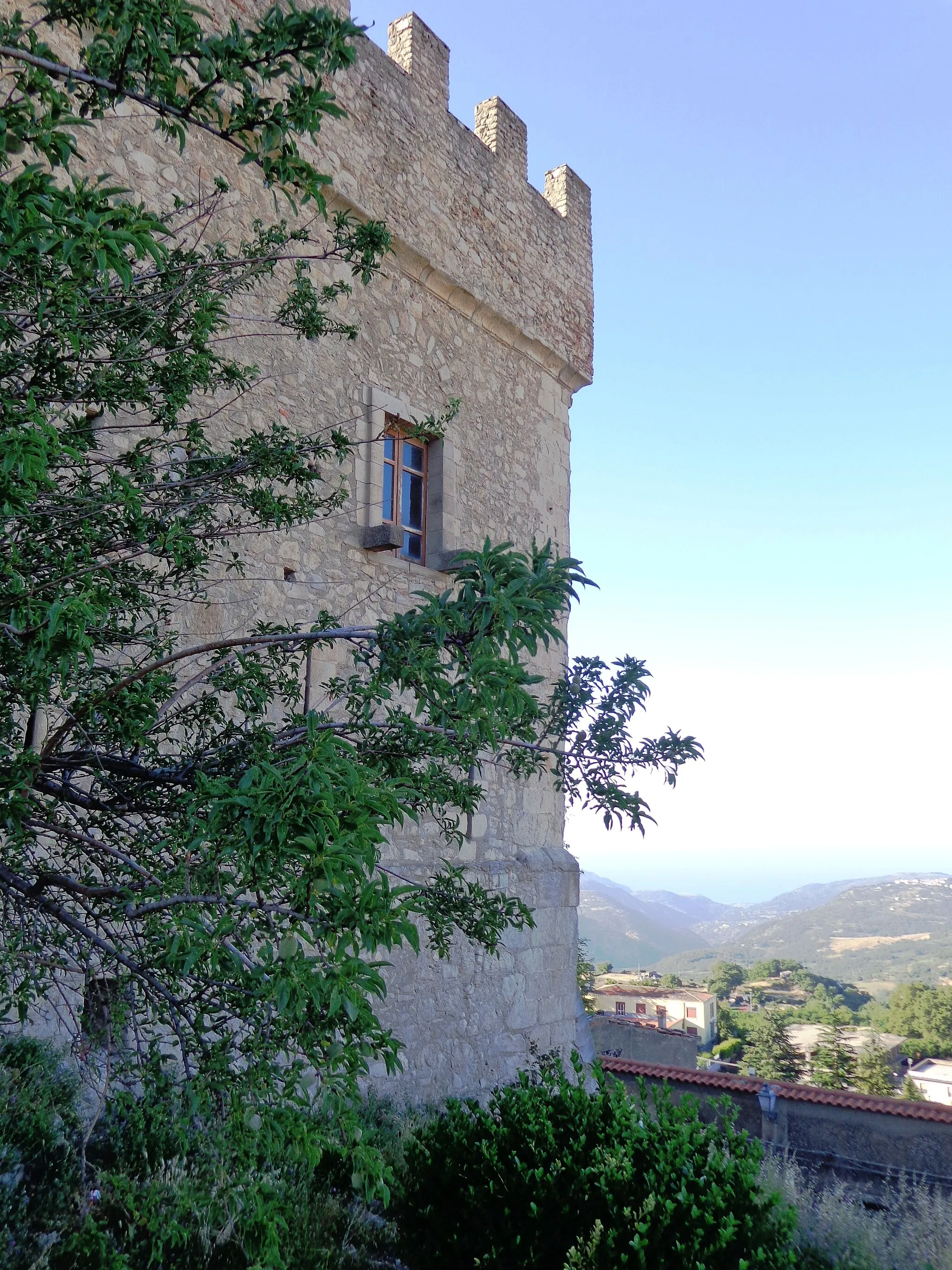 Photo showing: Castello di Montalbano Elicona lato est