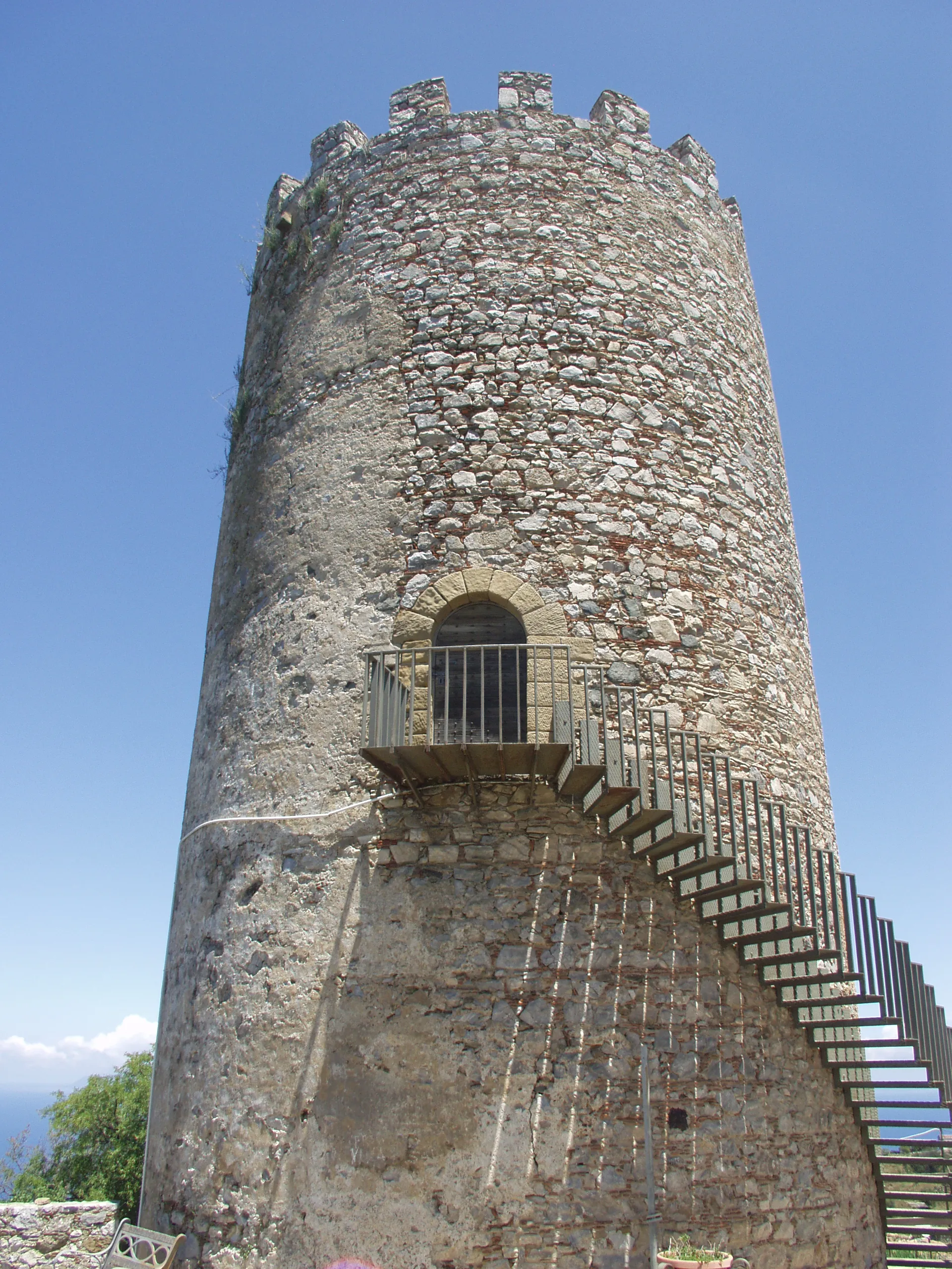 Photo showing: Piraino, Sicily, Torre Saracena
