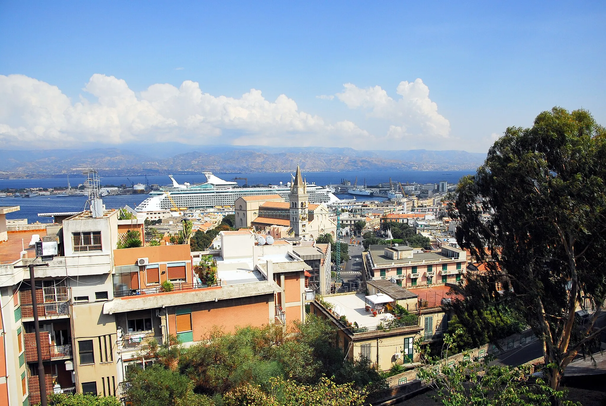 Photo showing: Panorama di Messina dalla chiesa di Montalto
