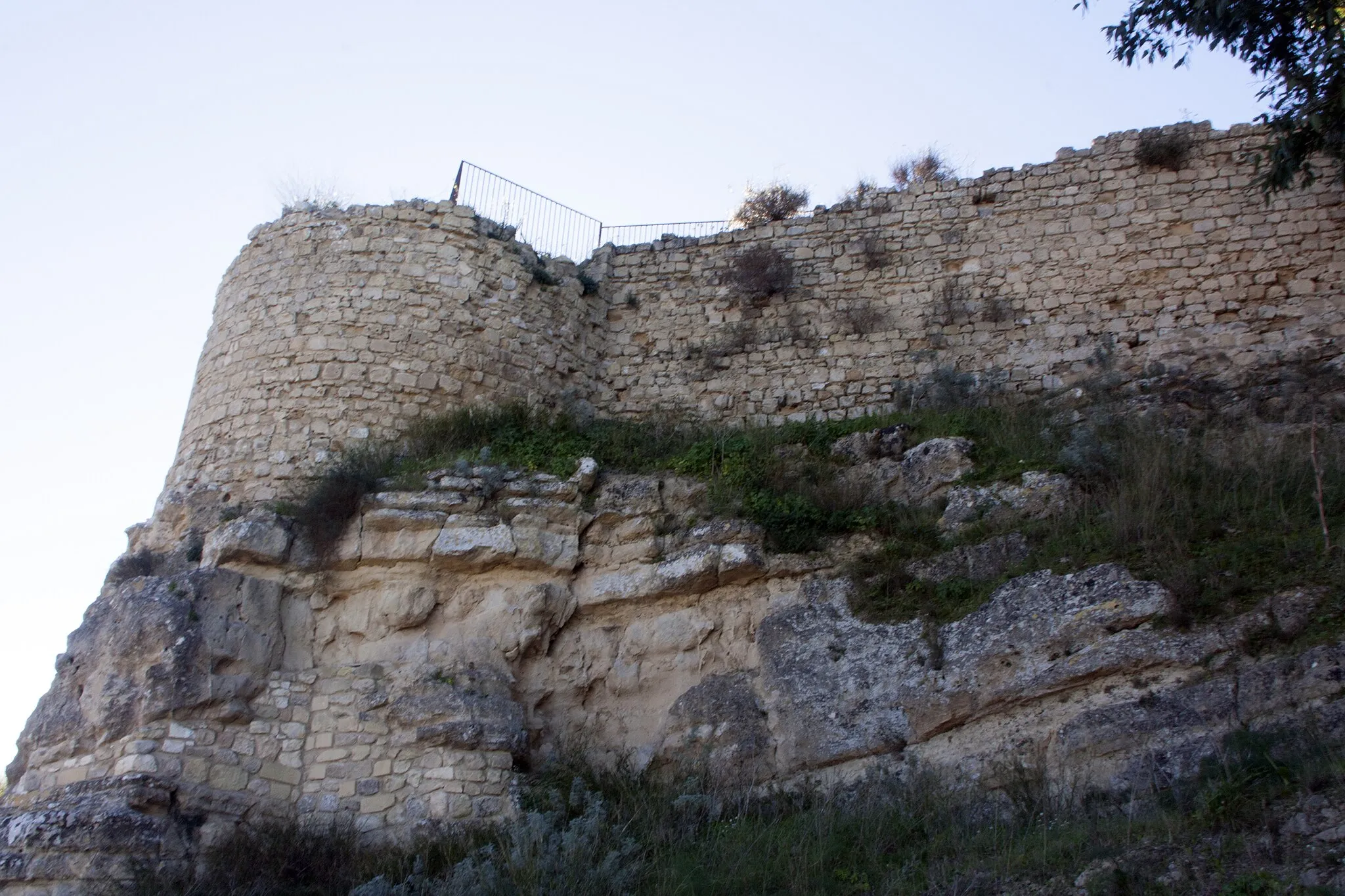 Photo showing: Castello Santapau