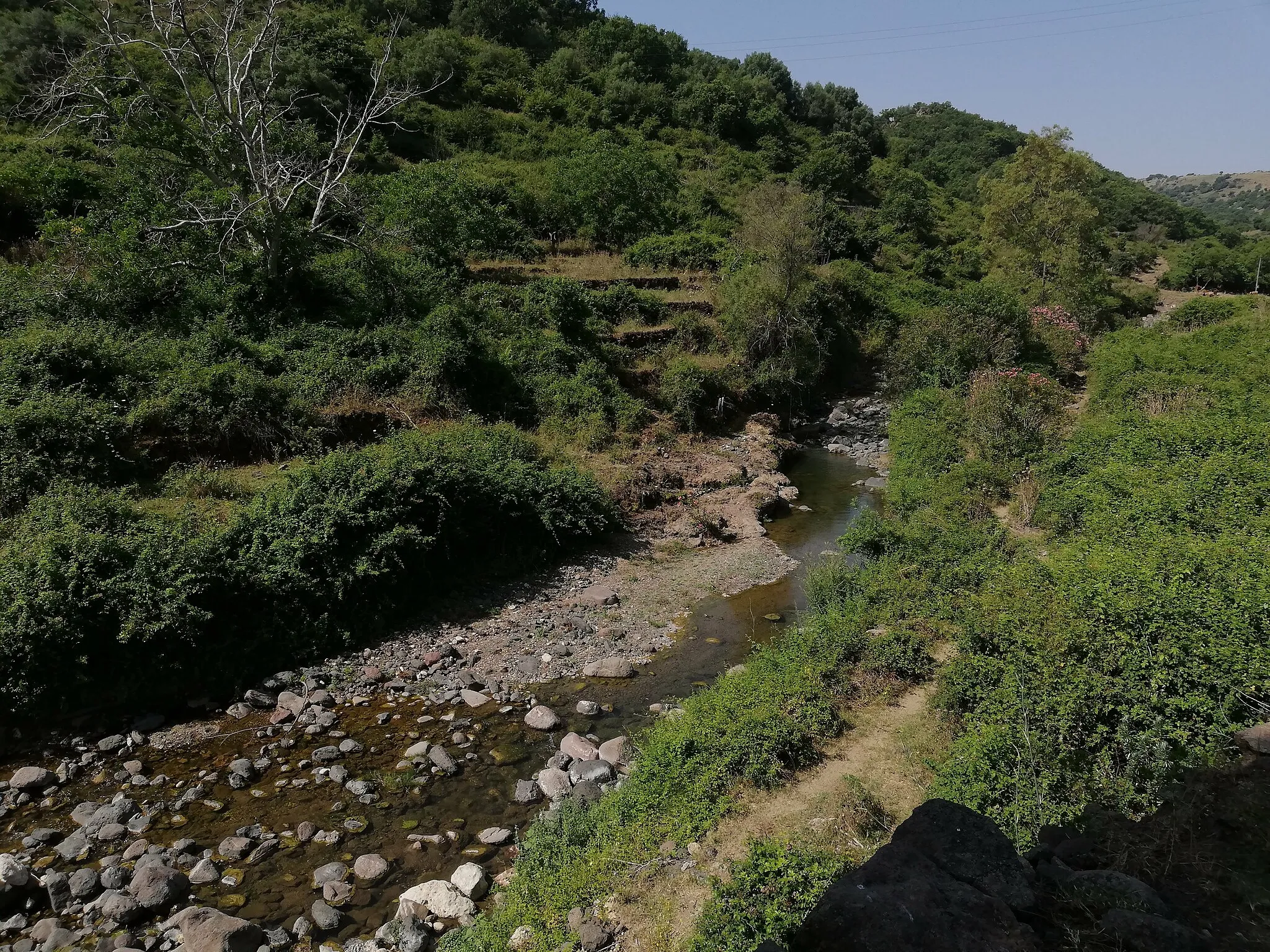 Photo showing: Oxena waterfalls, Sicily, in July 2023