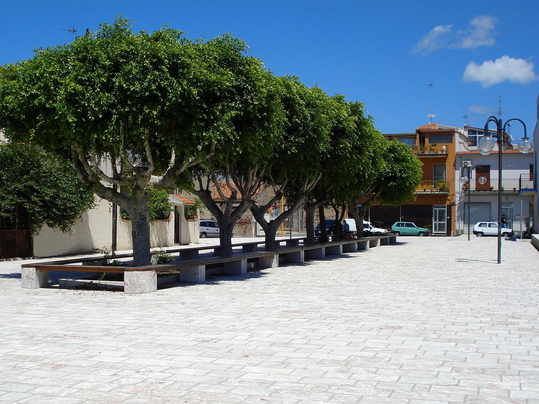 Photo showing: Torregrotta: Giovanni Tripoli Square.