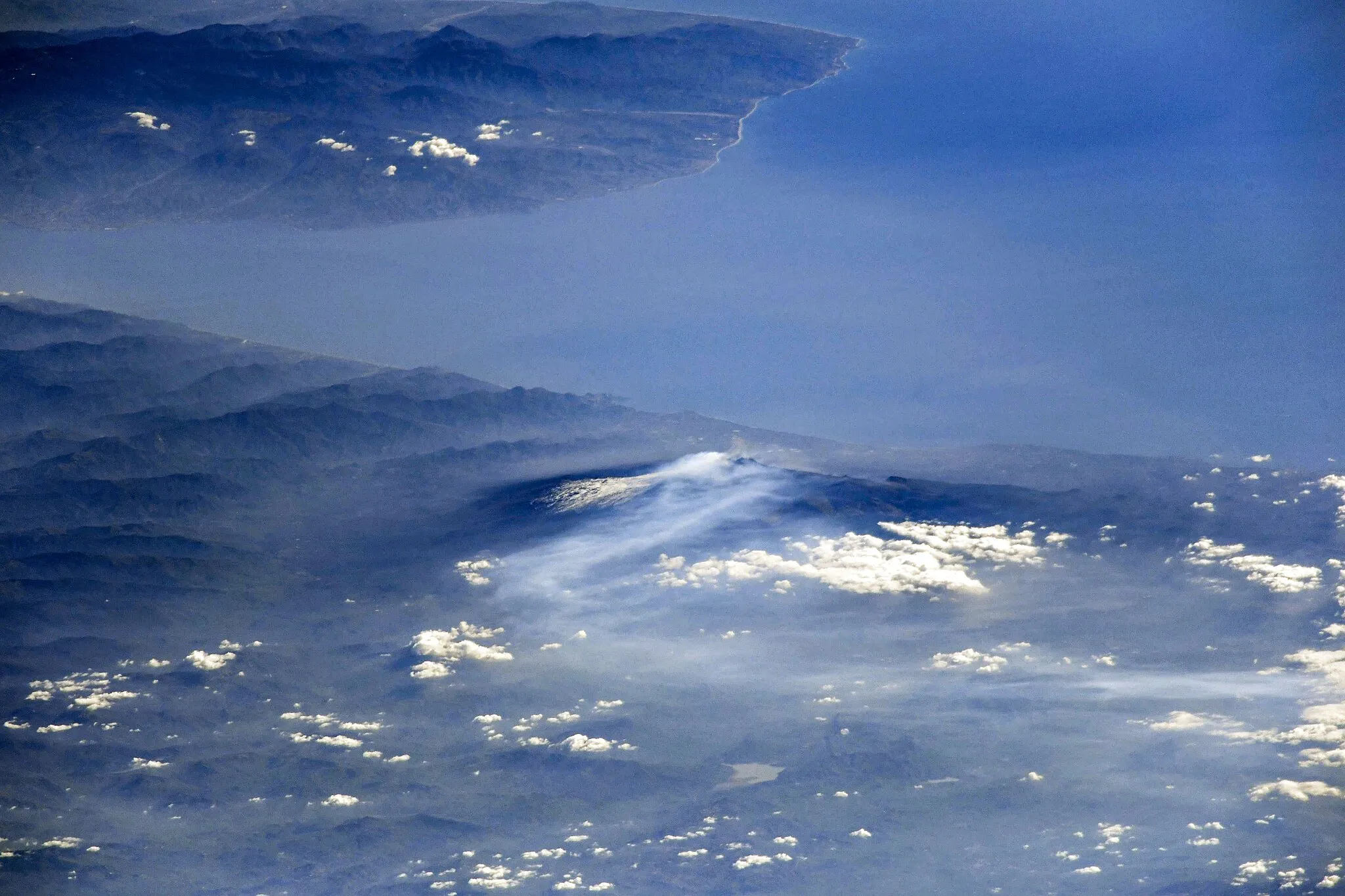 Photo showing: View of Sicily taken during ISS Expedition 64.