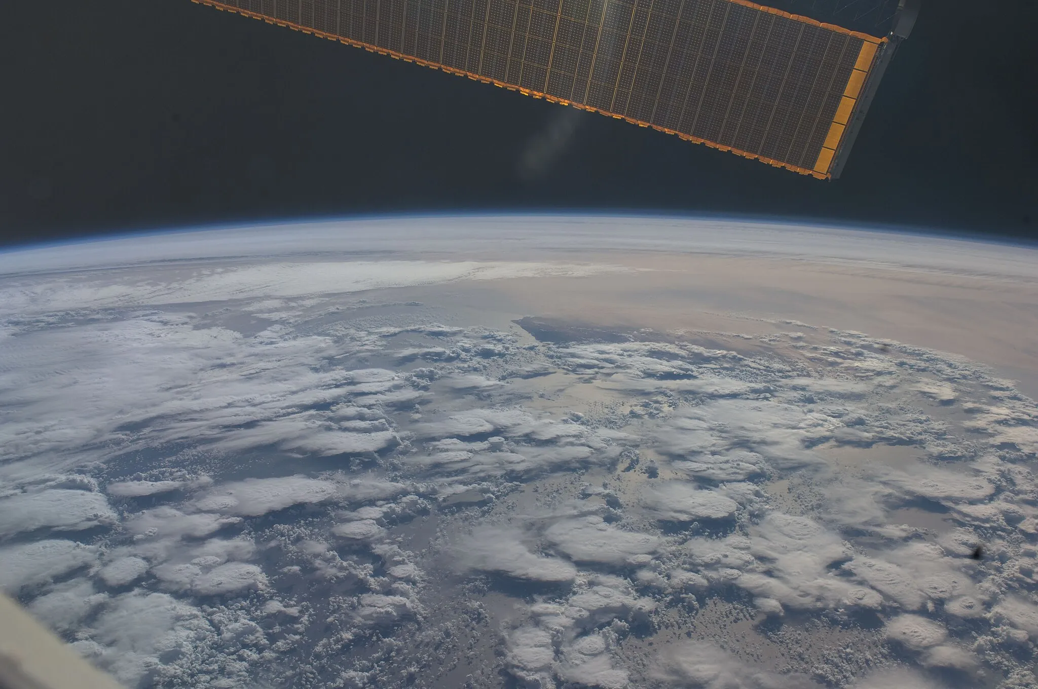 Photo showing: View of Earth taken during ISS Expedition 18.