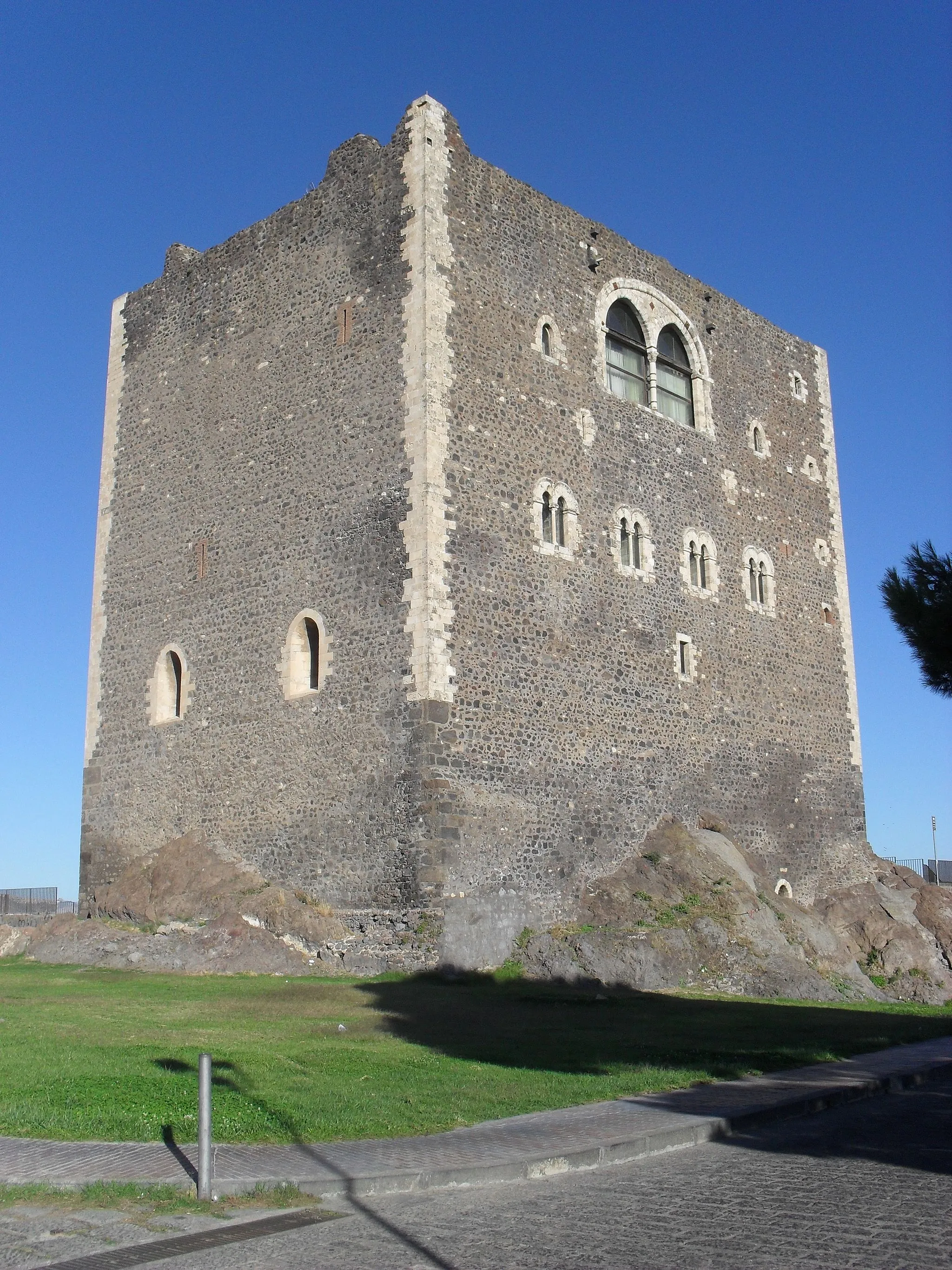 Photo showing: Castello Normanno di Paternò (CT)