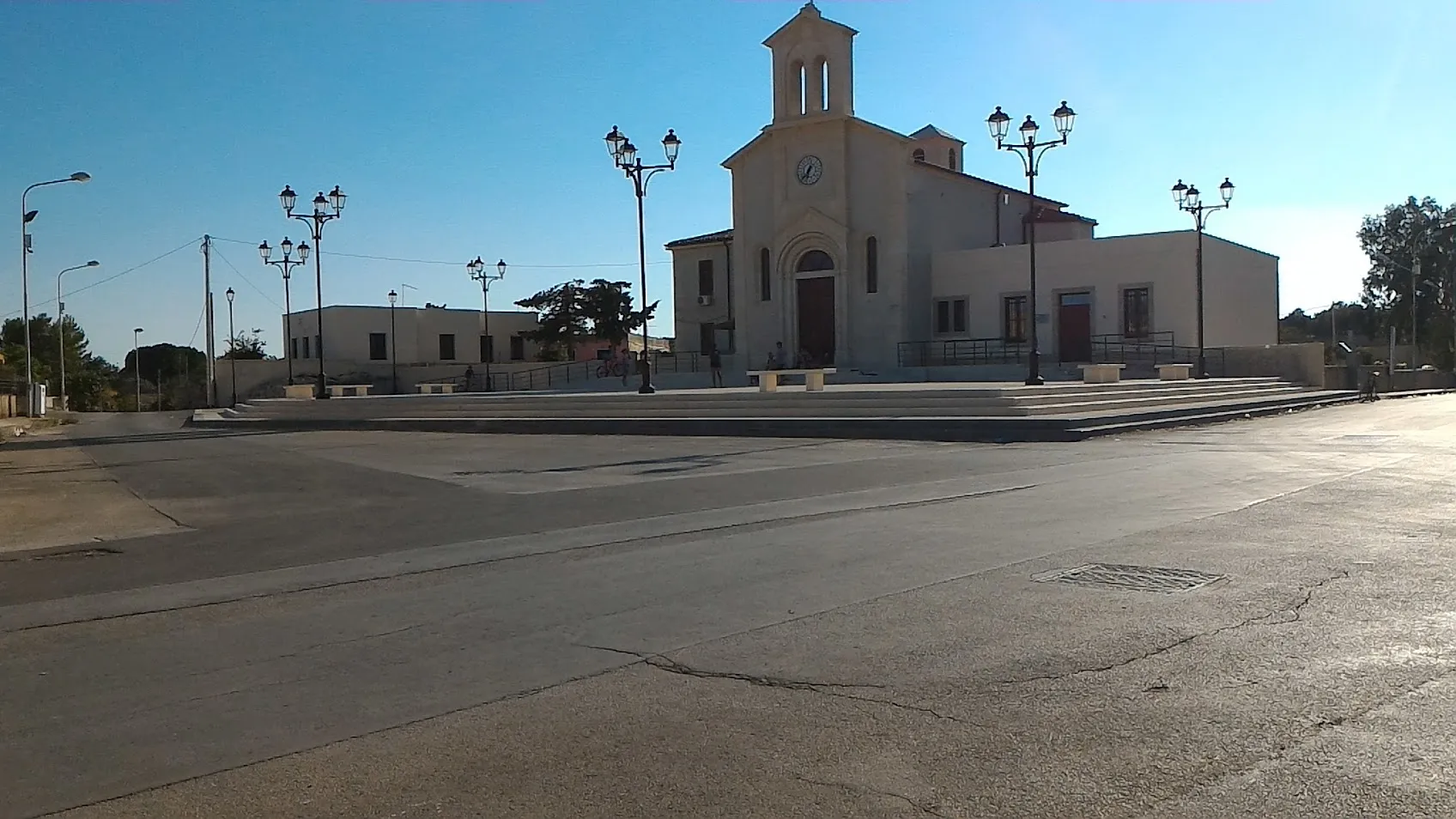 Photo showing: Little square with Church S.Isidoro