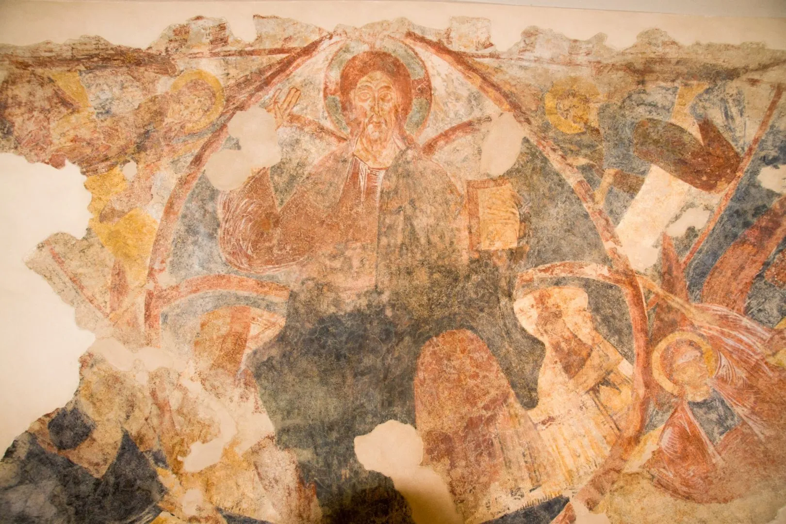Photo showing: Il Cristo Pantocratore nella viscisa piscis, sorretta da quattro angeli