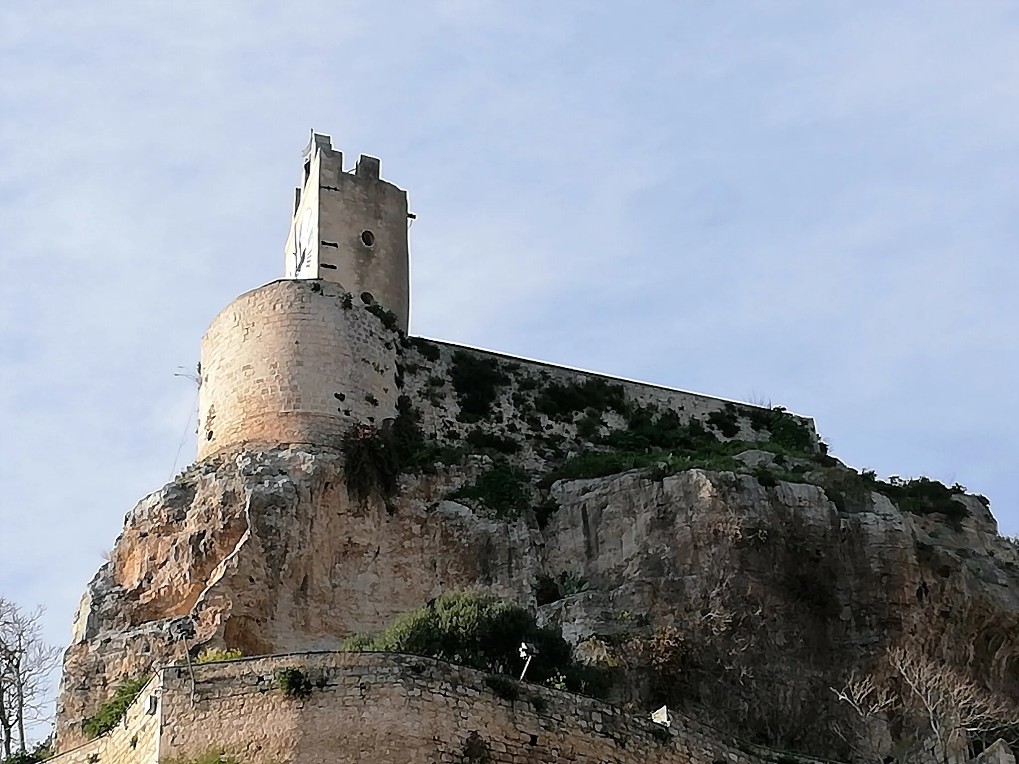 Photo showing: Torre con orologio.