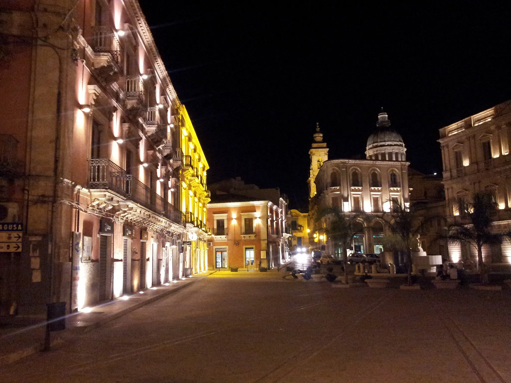 Photo showing: Piazza Fonte Diana - Comiso (RG)