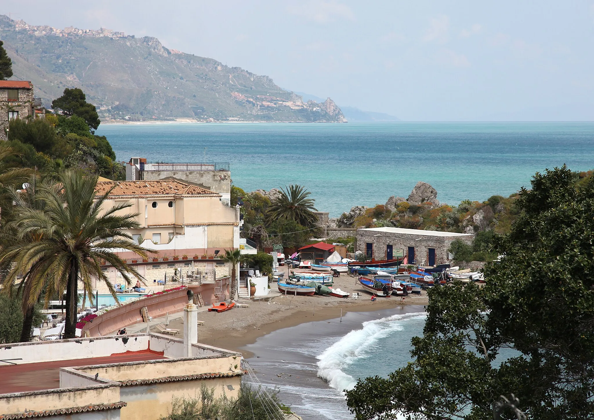 Photo showing: Beautiful beaches of Isola Bella Taormina