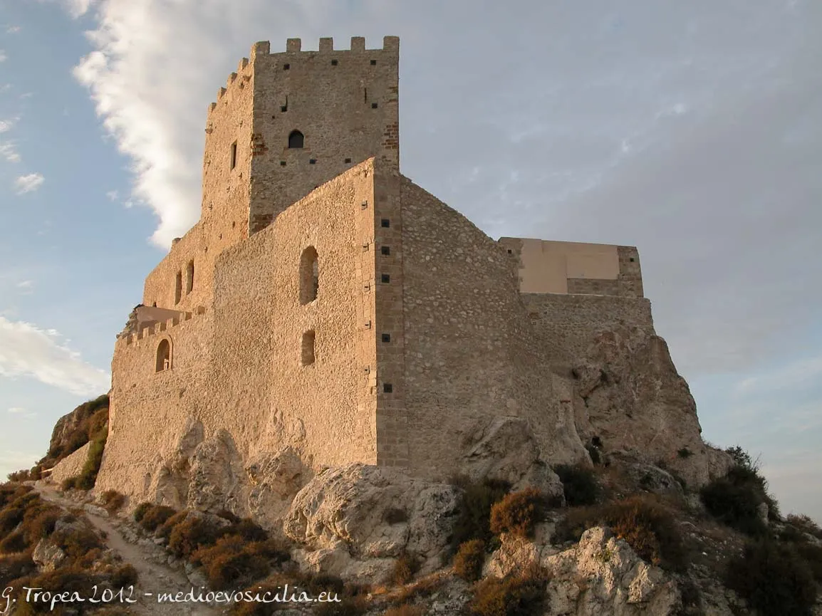 Photo showing: castello