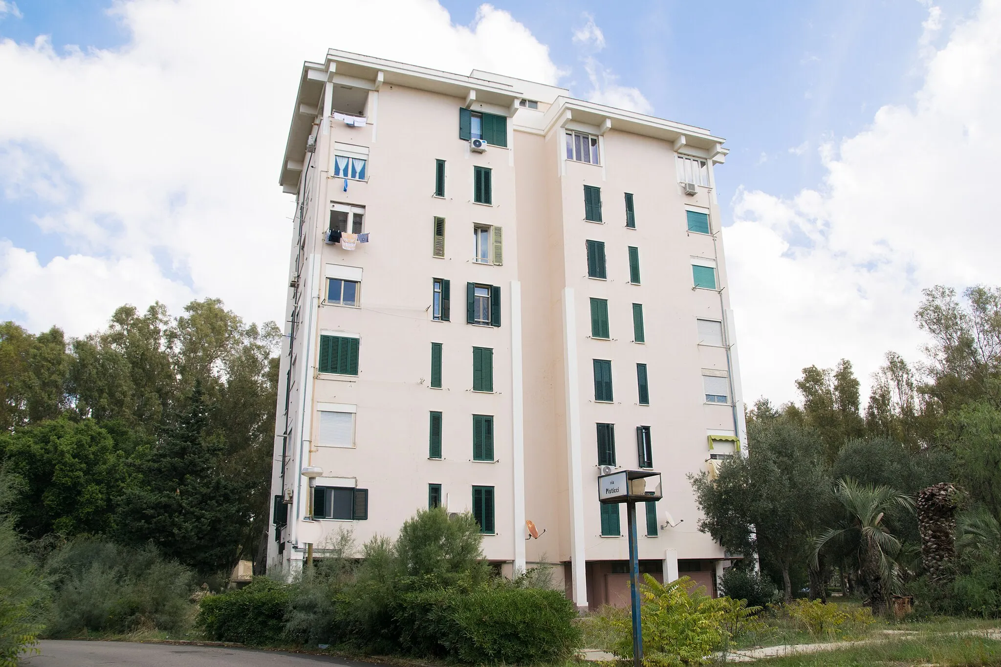 Photo showing: Gela, quartiere Macchitella, palazzina a torre