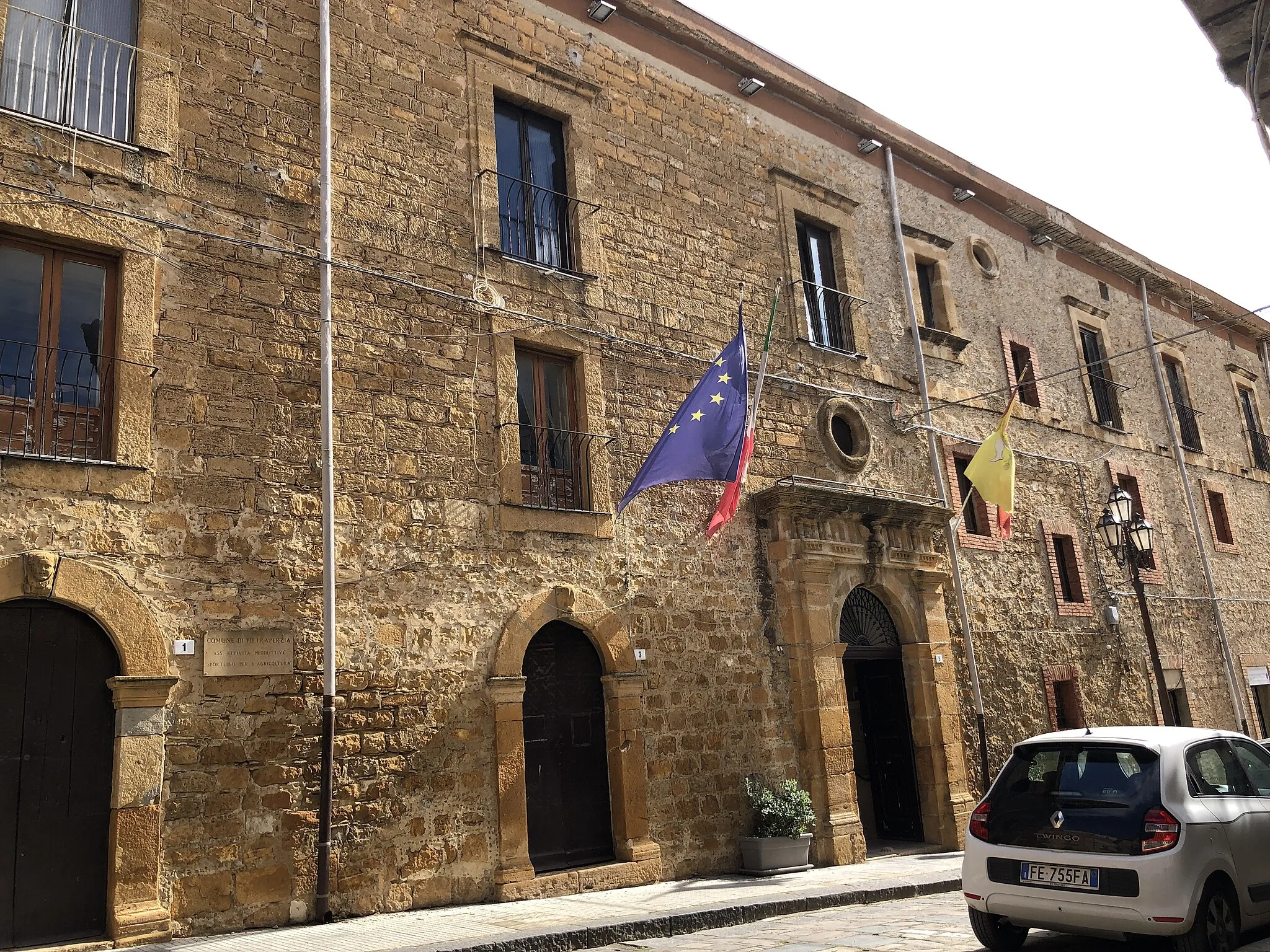 Photo showing: Municipio di Pietraperzia