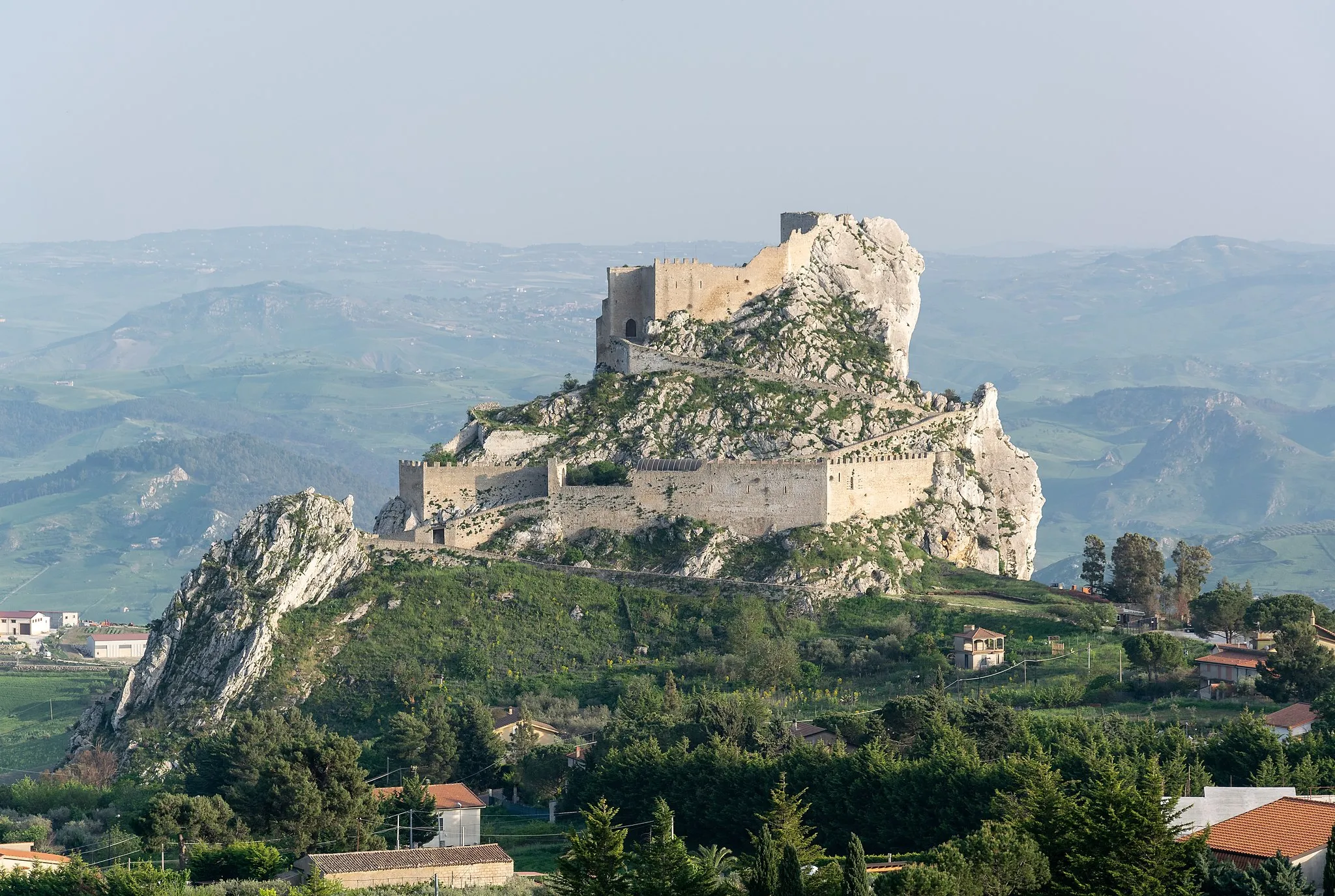 Photo showing: Mussomeli Castle, North-west view