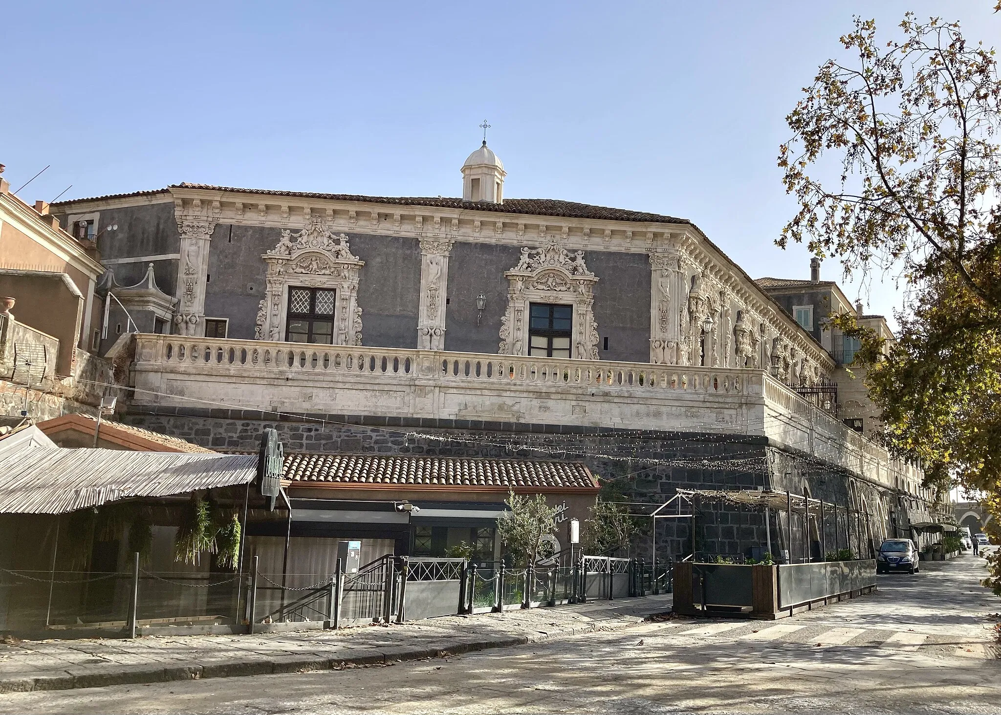 Photo showing: Veduta frontale di Palazzo Biscari a Catania, dicembre 2022.
