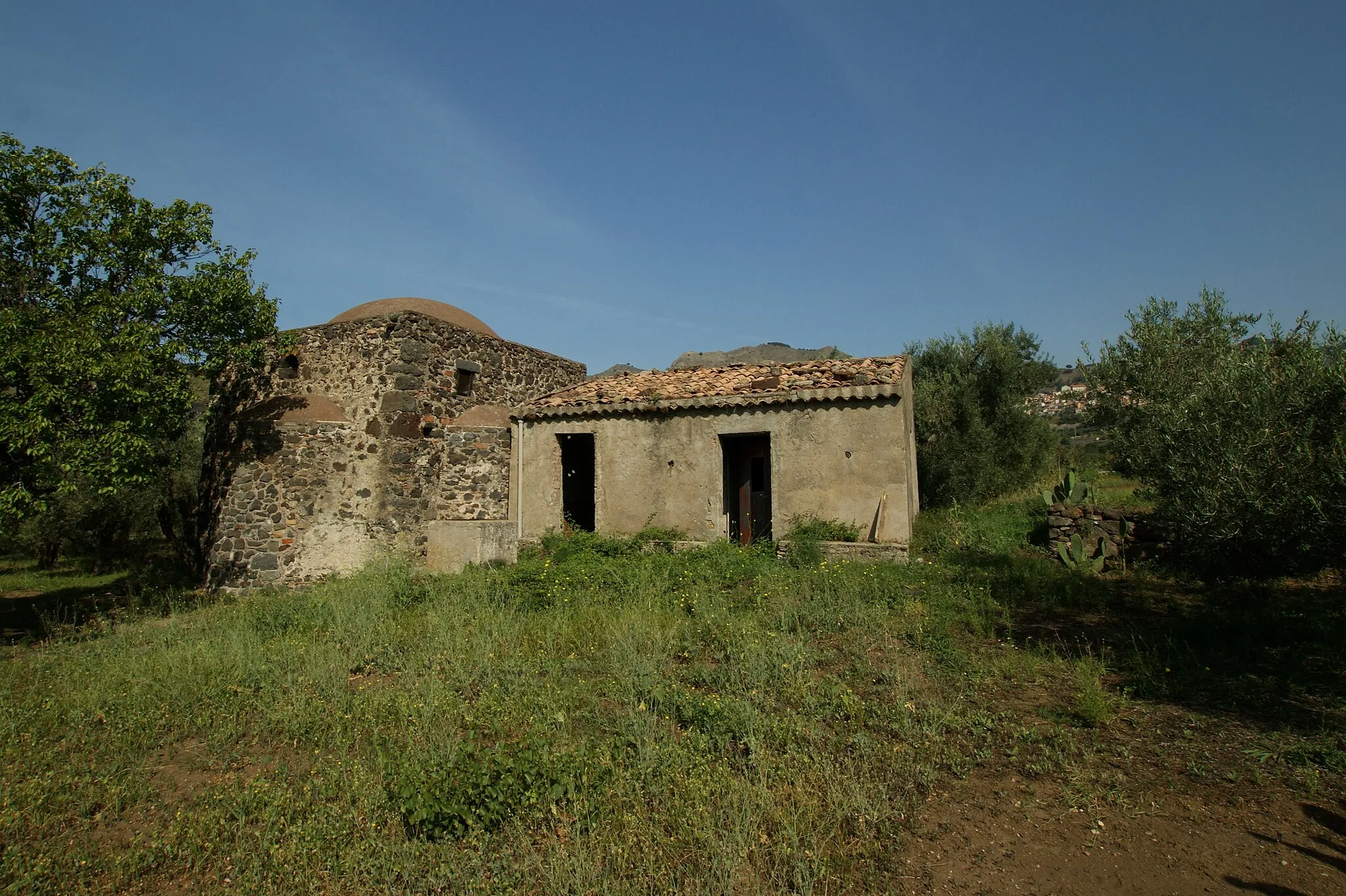 Photo showing: Cuba Bizantina near Malvagna (seen from south)