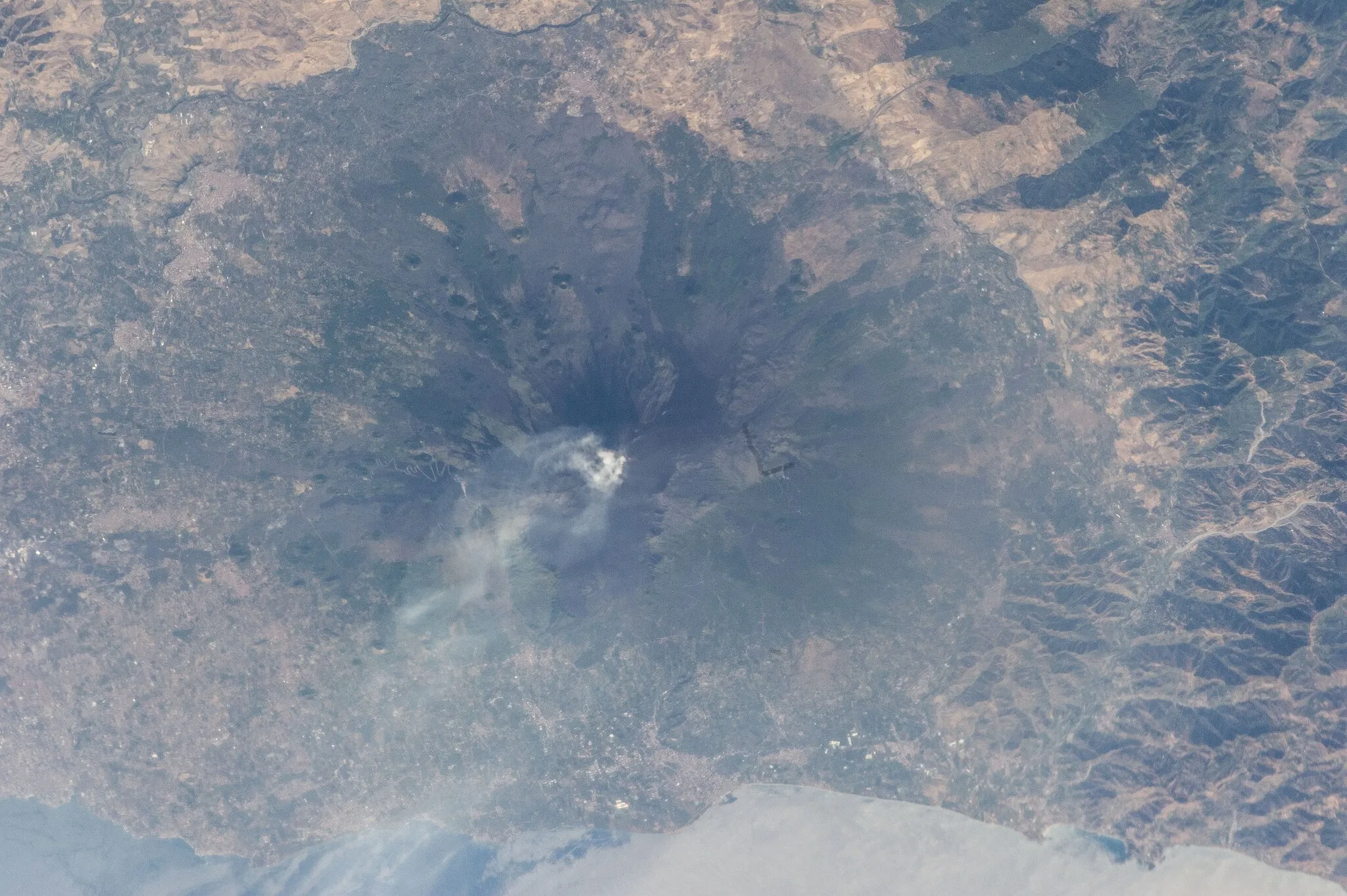Photo showing: View of Sicily taken during ISS Expedition 36.