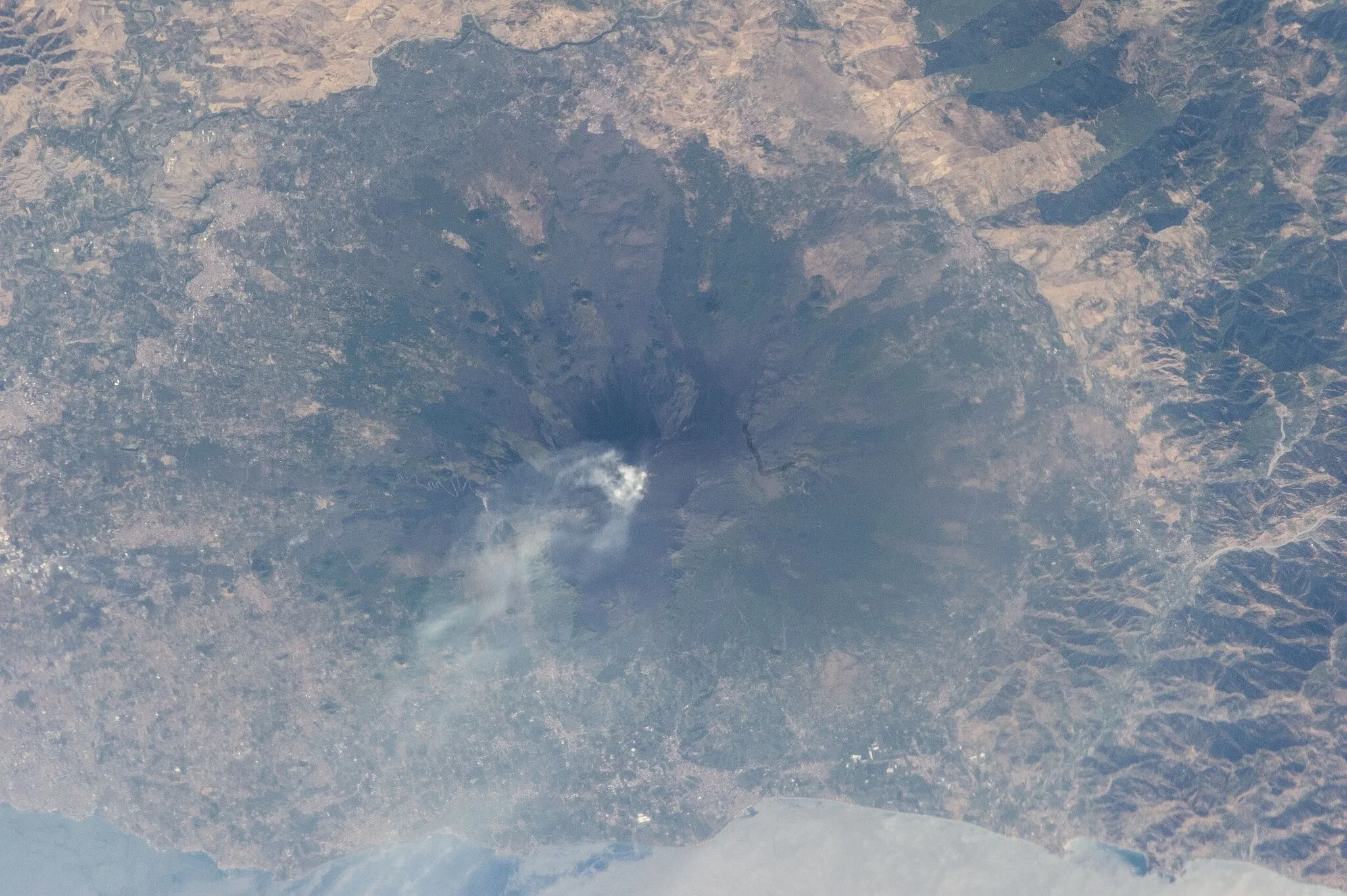 Photo showing: View of Sicily taken during ISS Expedition 36.