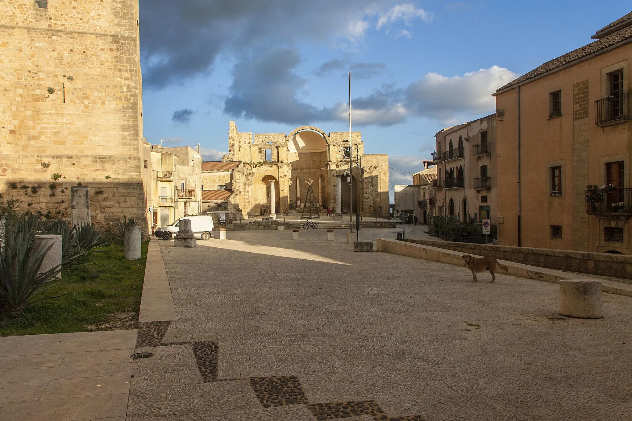 Photo showing: Piazza Alicia, Salemi