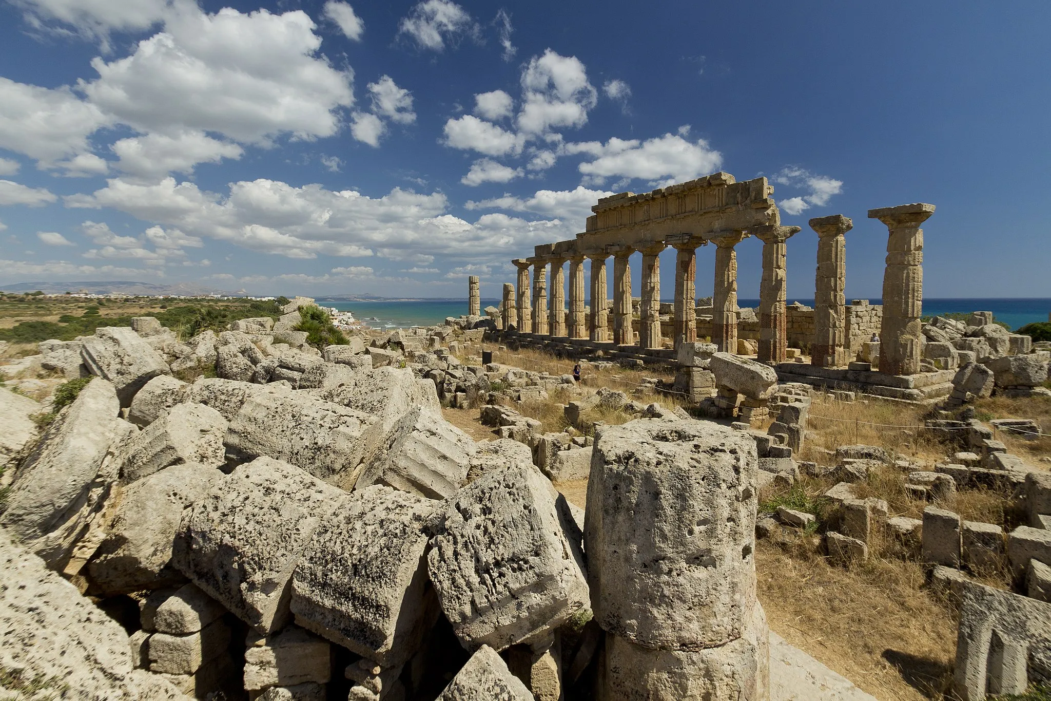 Photo showing: Temple D in the foreground and Temple C in the background.