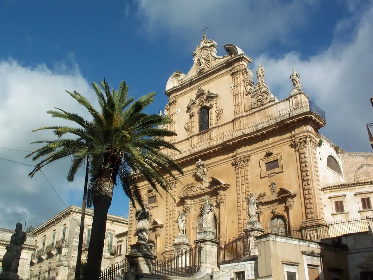 Photo showing: Modica - Chiesa S. Pietro