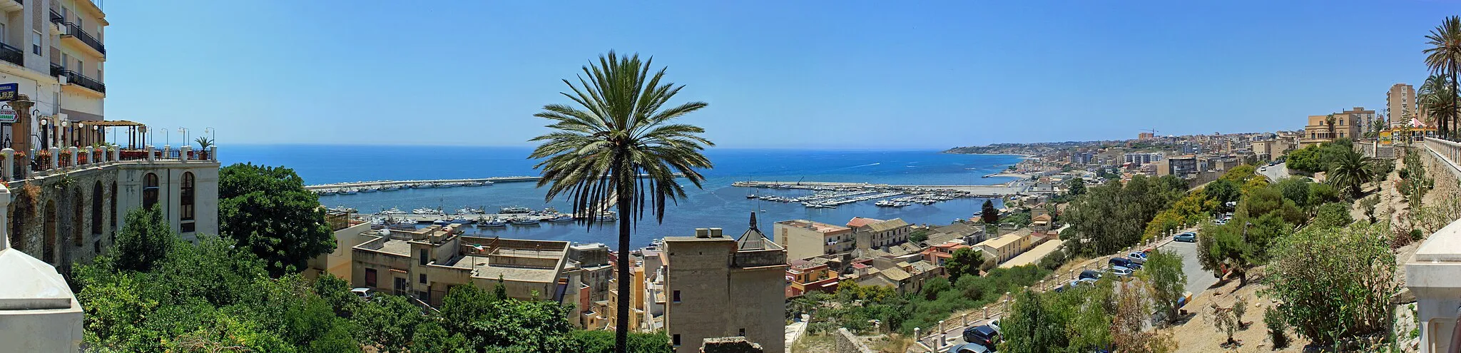 Photo showing: Seaview from center place of Sciacca