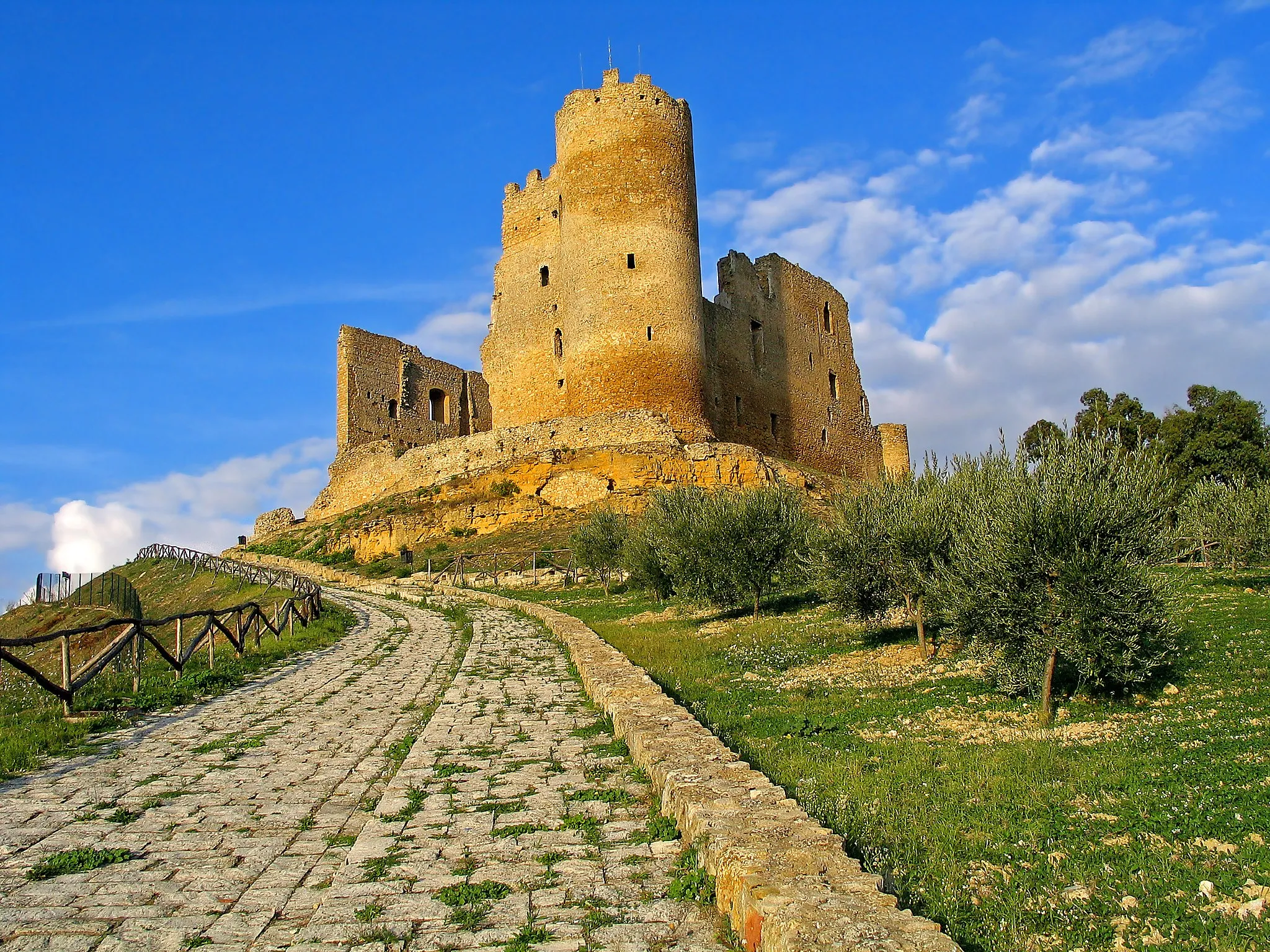 Photo showing: O Cannuni, Castle Mazzarino, Sicily, Italy