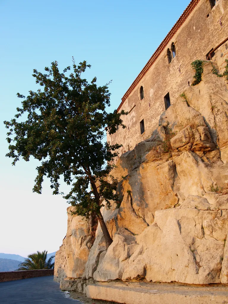 Photo showing: Il Castello "Grande" di Castiglione di Sicilia, di origine normanna (XII sec.), fu anche residenza dell'ammiraglio Ruggiero di Lauria