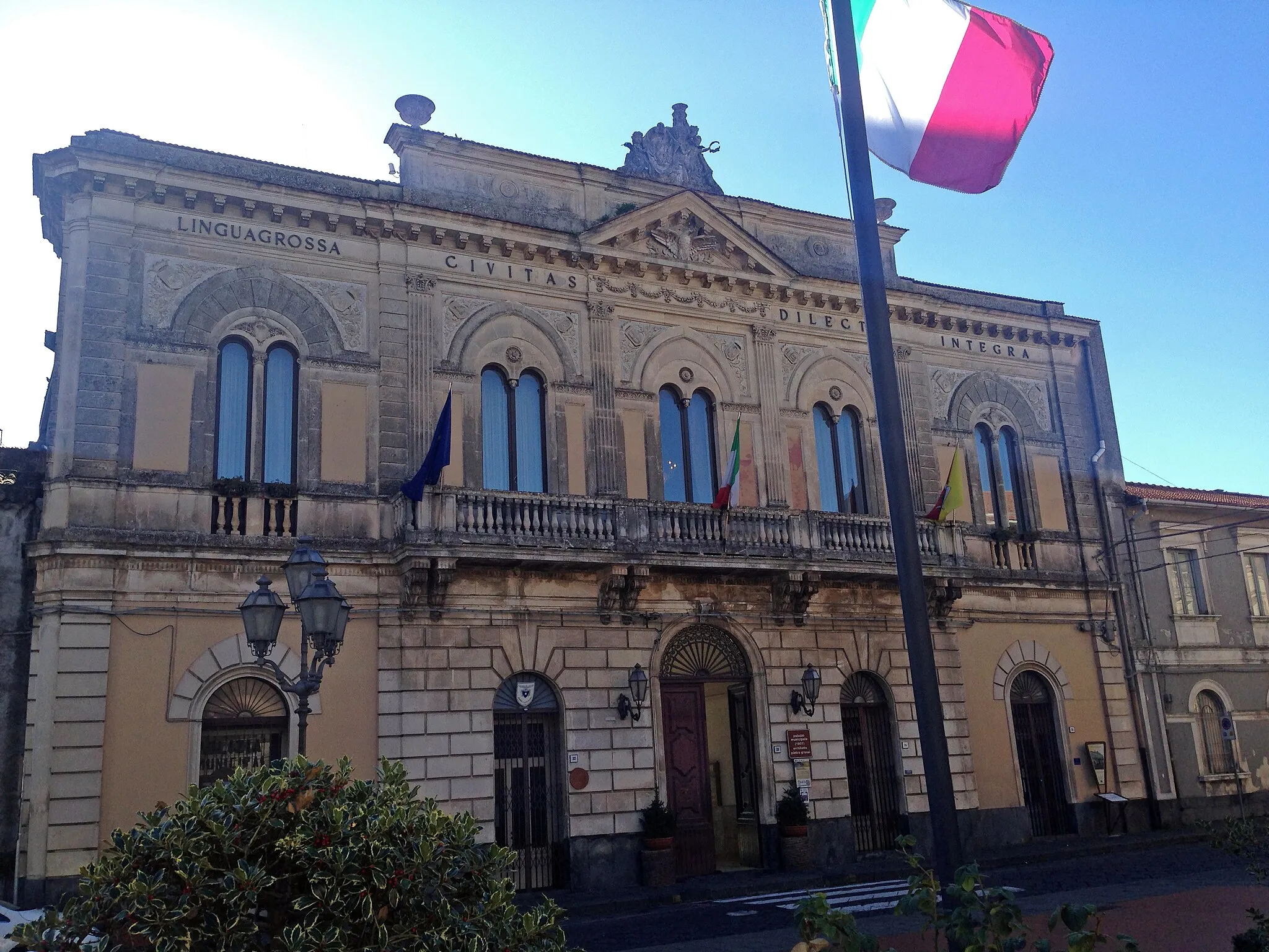 Photo showing: Palazzo del Comune di Linguaglossa