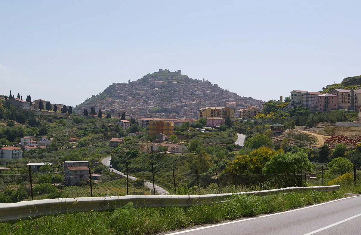 Photo showing: City of Agira / Sicilia in Provincia Enna (Italy) - panoramic view from west