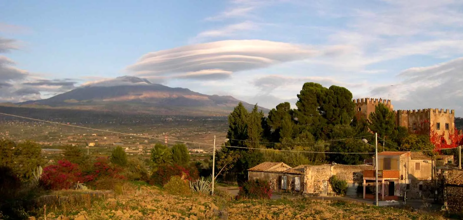 Photo showing: Etna vulcan from Carcaci's Castle