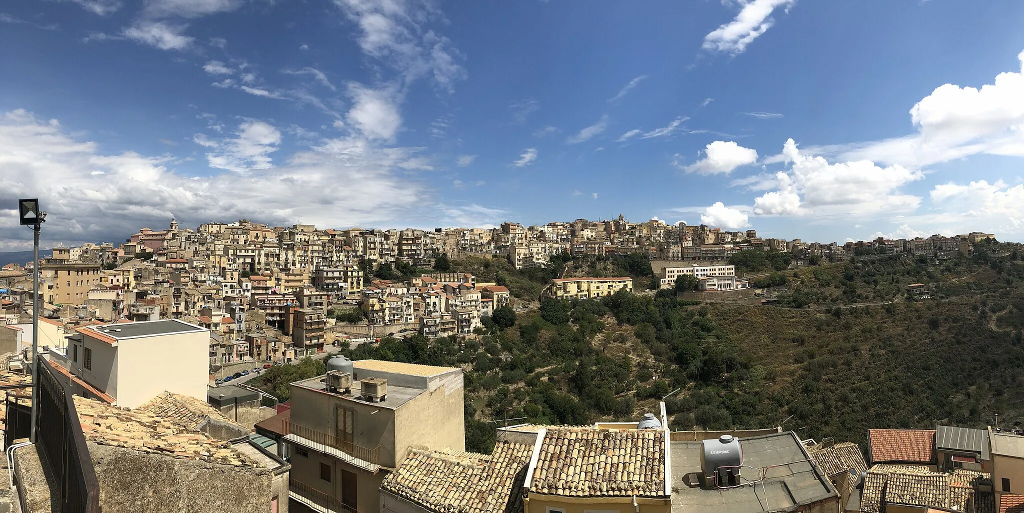 Photo showing: Panorama di Centuripe dal colle dell'Annunziata