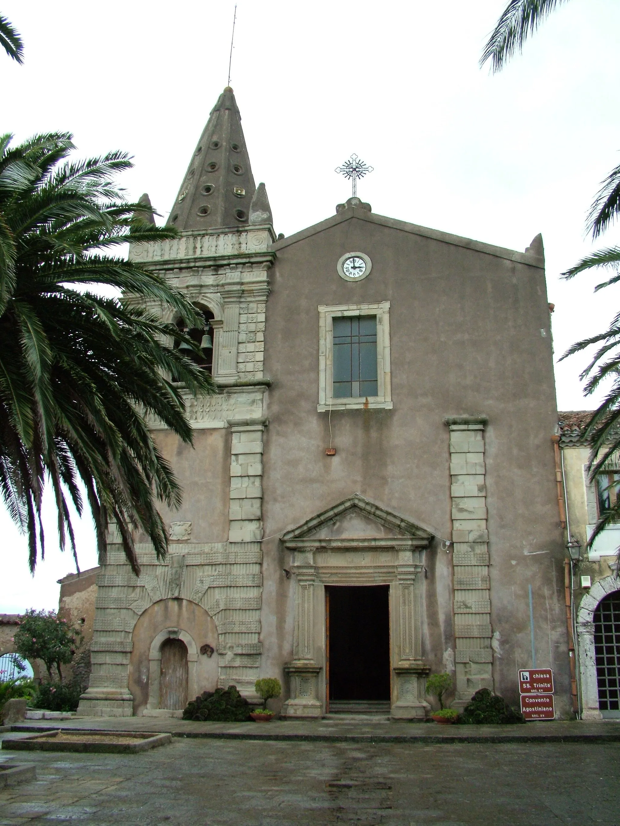Photo showing: Forza d'Agrò, Sizilien, Kirche Triade Portal