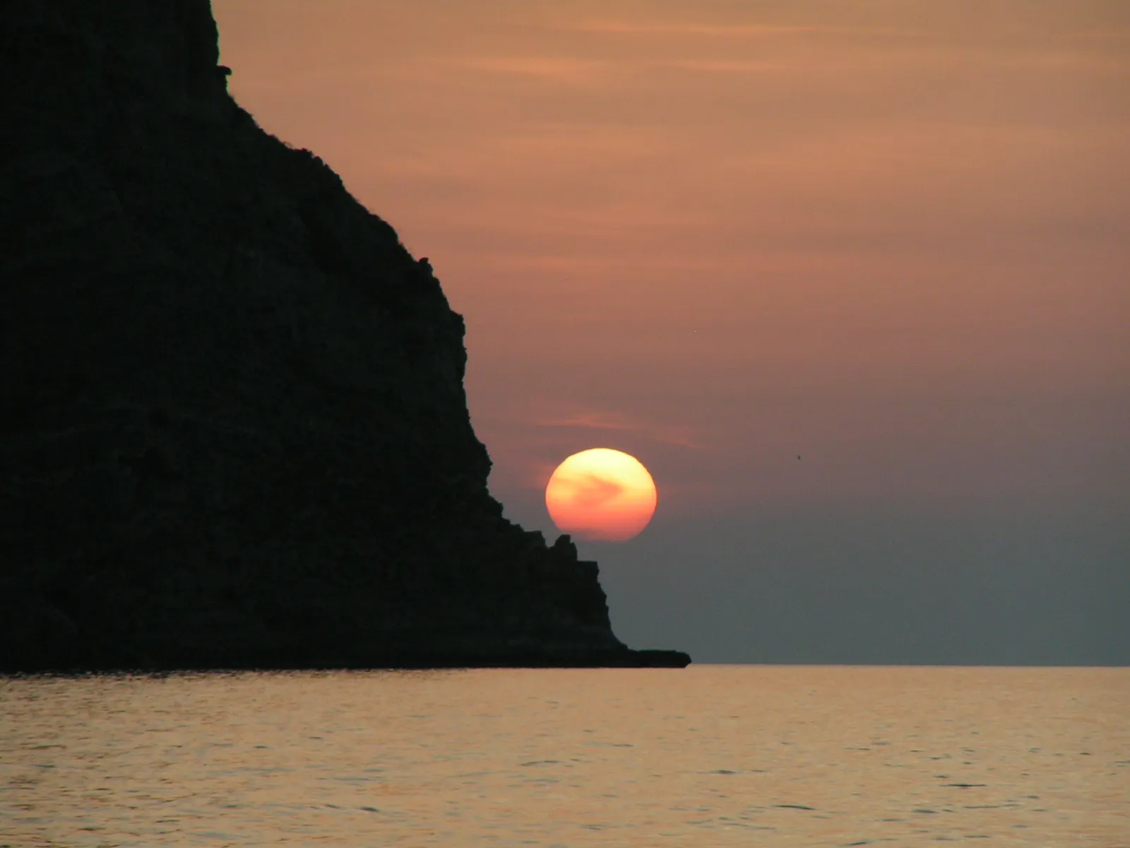 Photo showing: Great sunset taken from "The tongue of sand" in Oliveri (Messina), Sicily, Italy