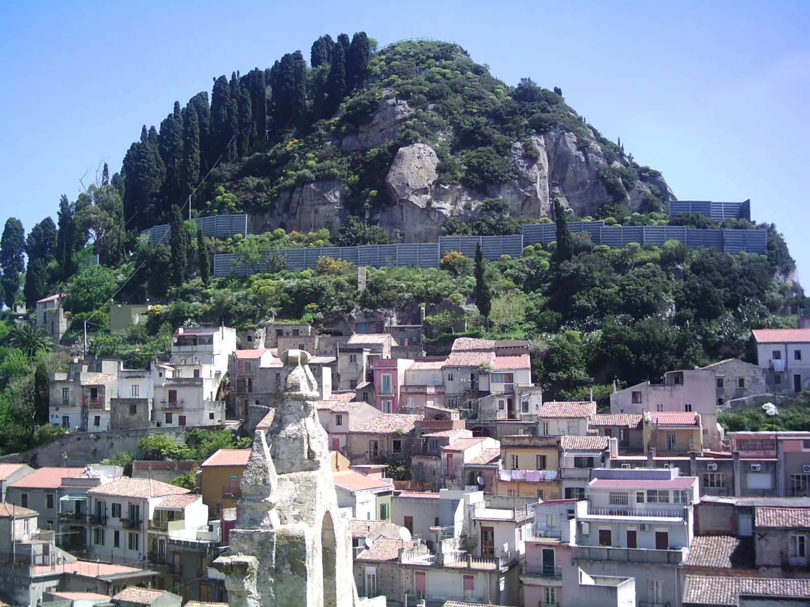 Photo showing: A view of Monforte San Giorgio