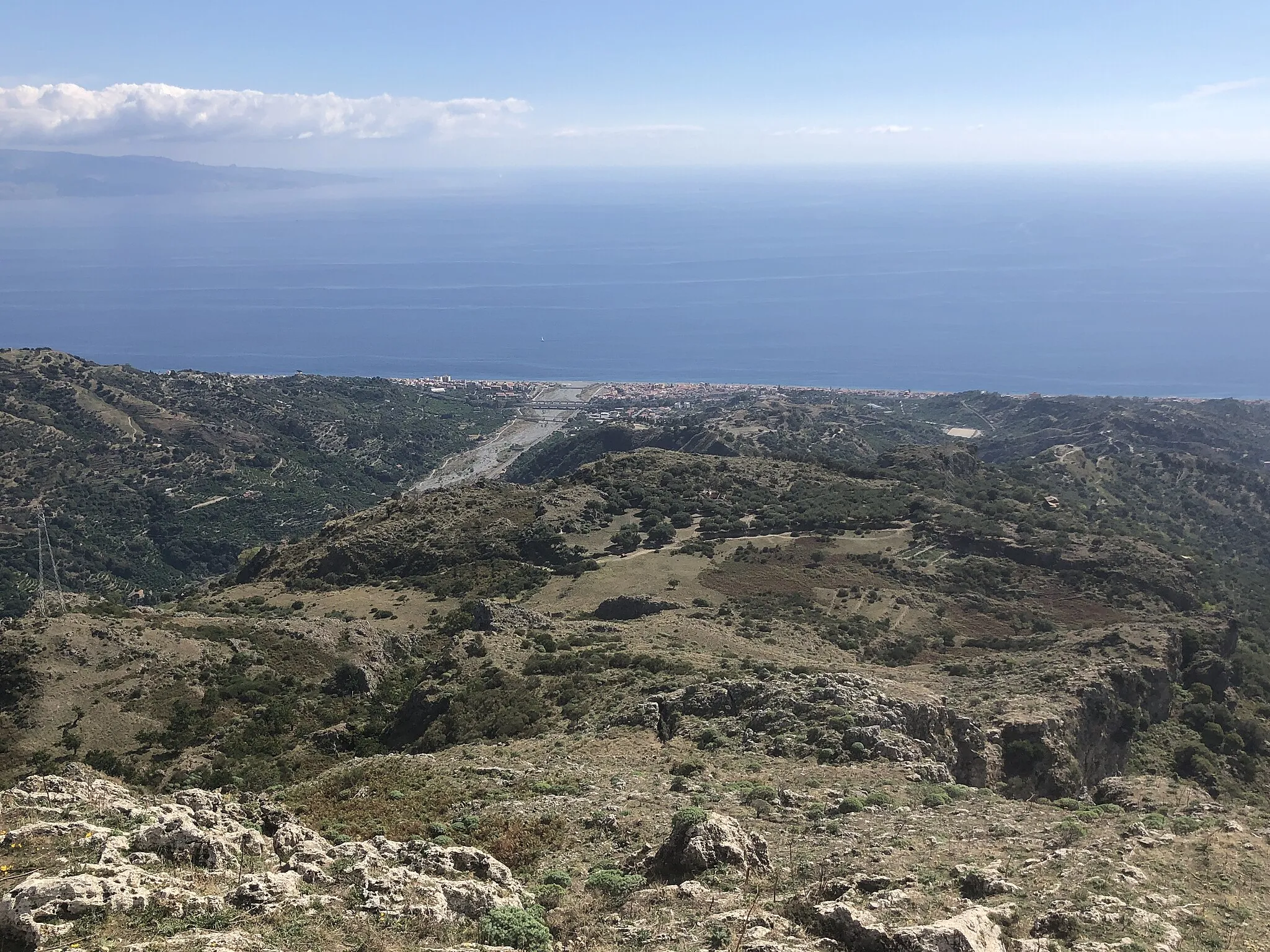 Photo showing: Nizza di Sicilia e Alì Terme dal Castello Belvedere