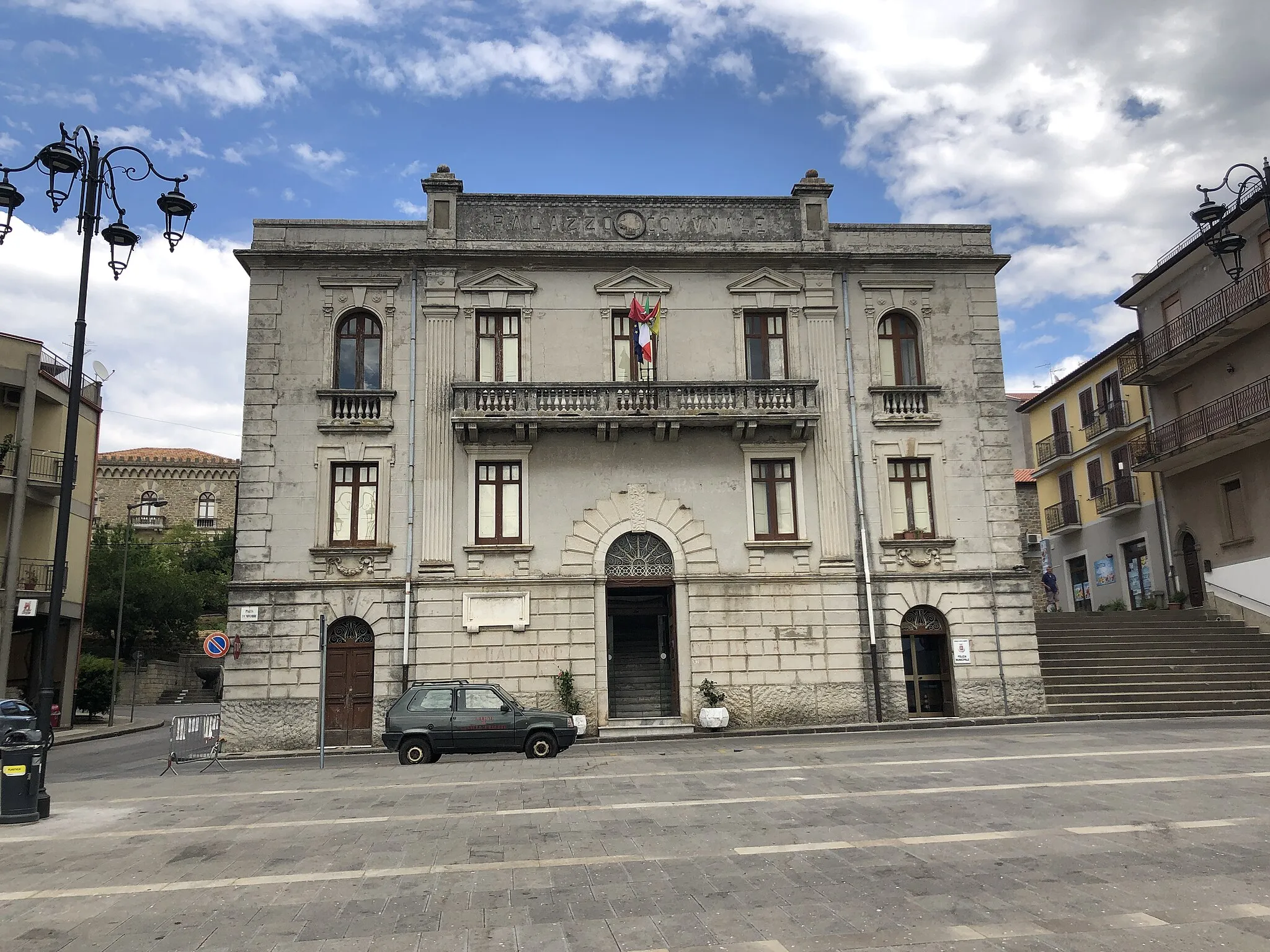 Photo showing: Municipio di Castell'Umberto
